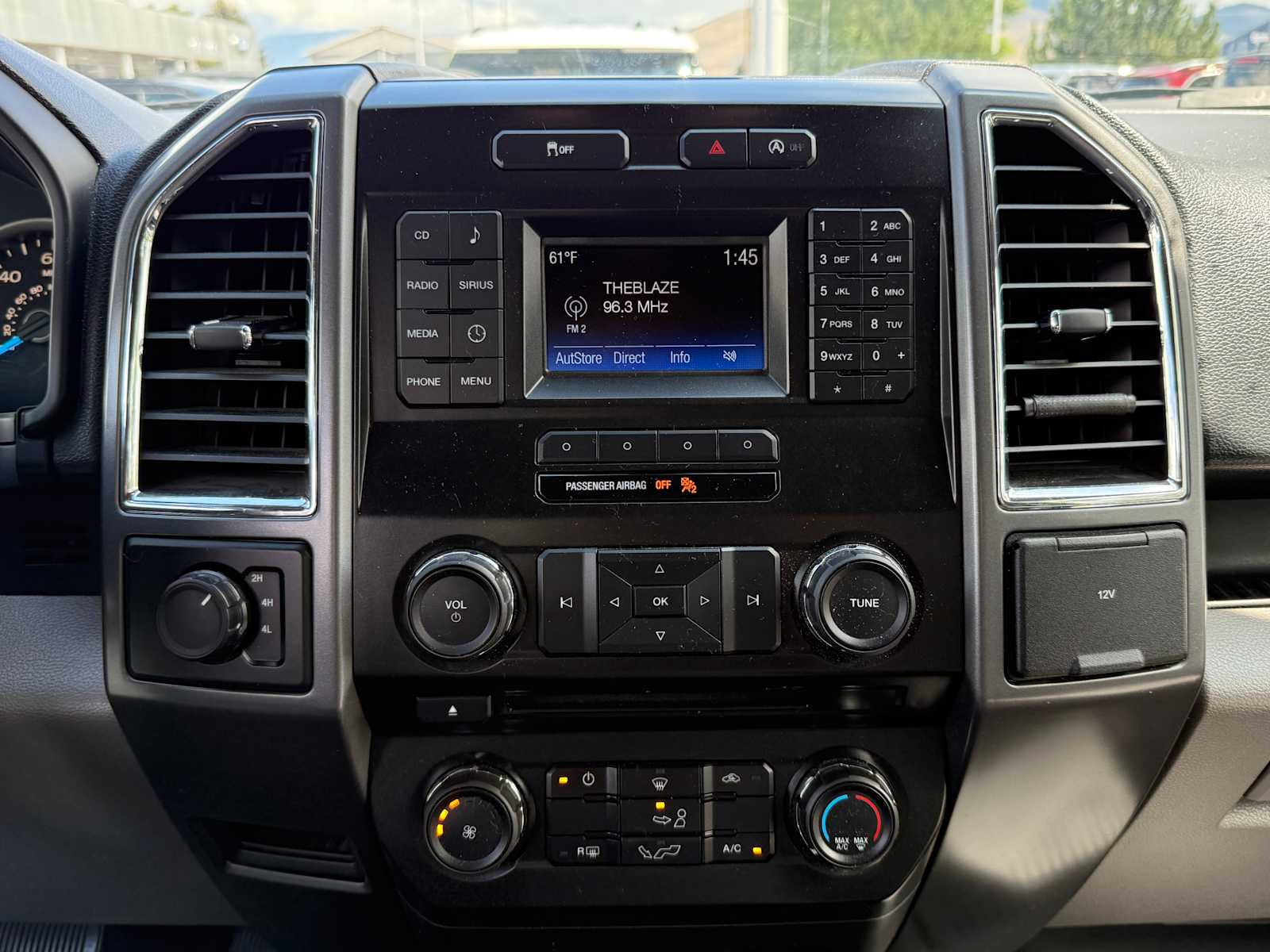 Thumbnail: 2015 Ford F-150 - 17