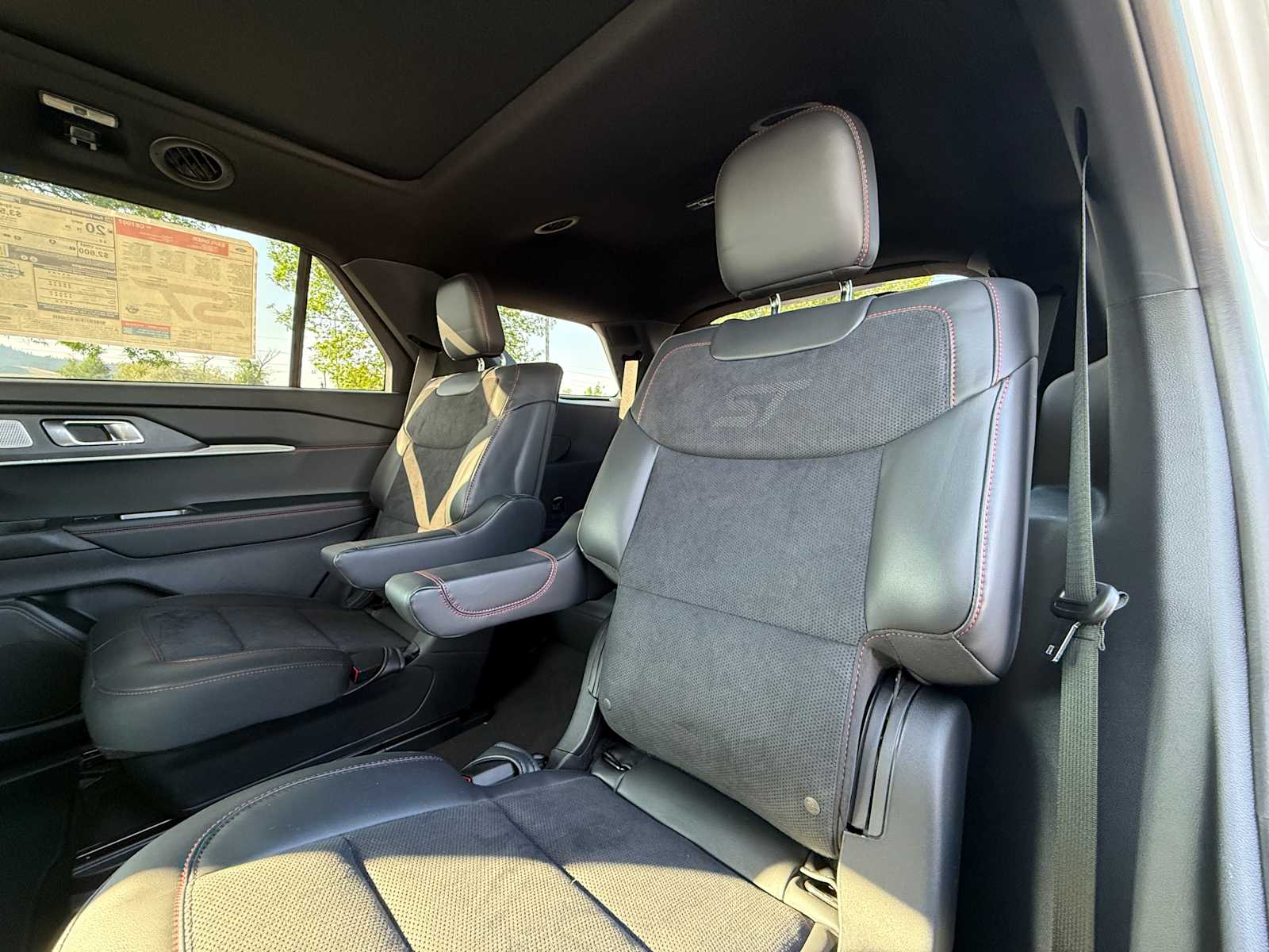 Thumbnail: 2025 Ford Explorer - 28