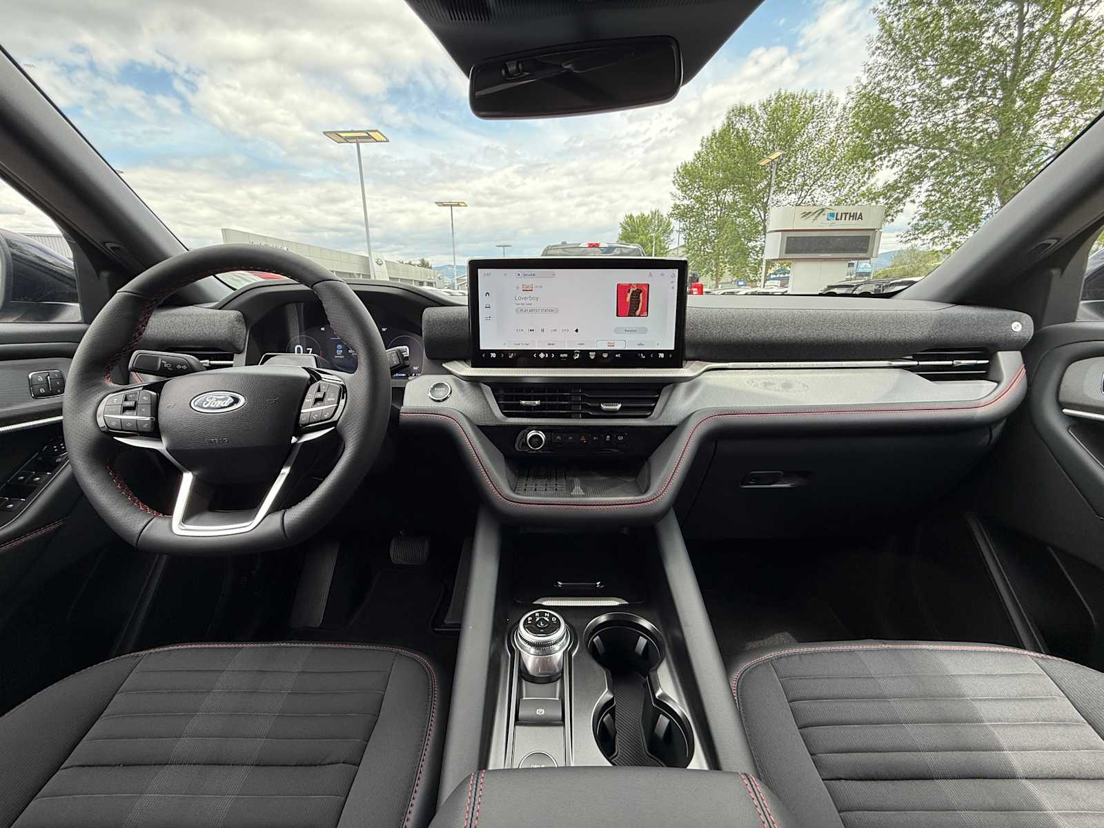 2025 Ford Explorer ST-Line 30