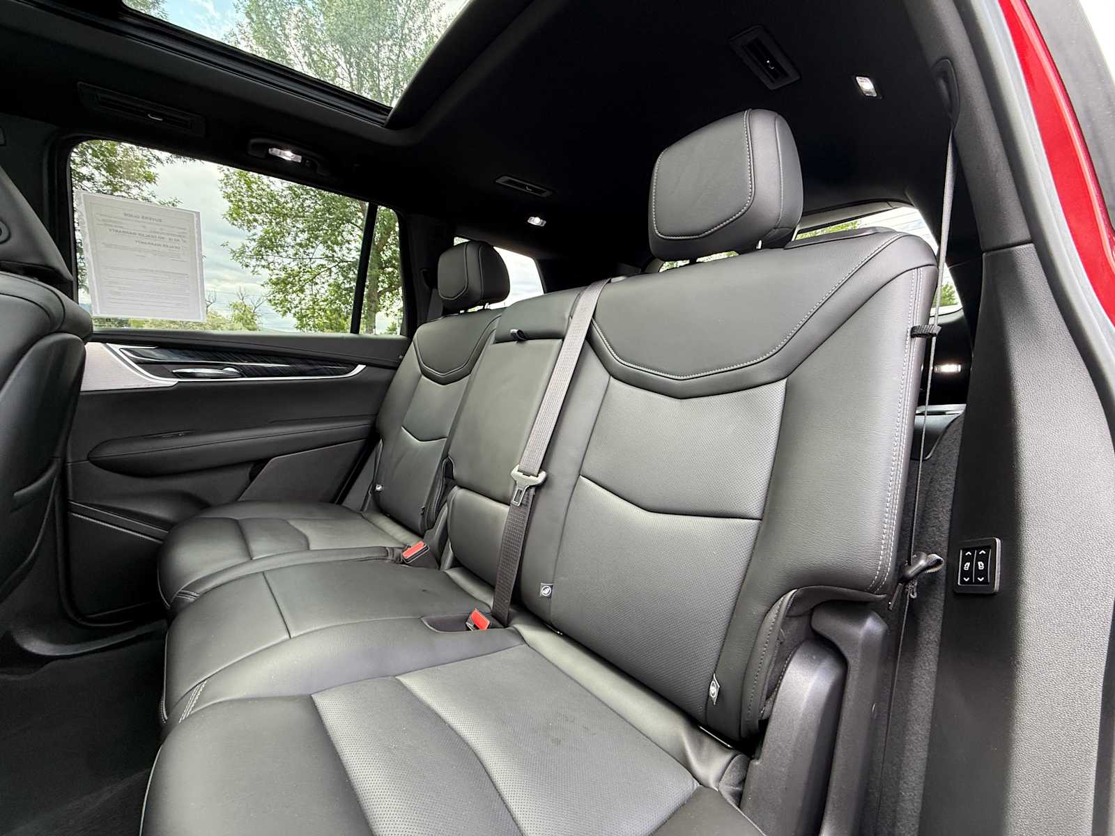 Thumbnail: 2024 Cadillac XT6 - 24