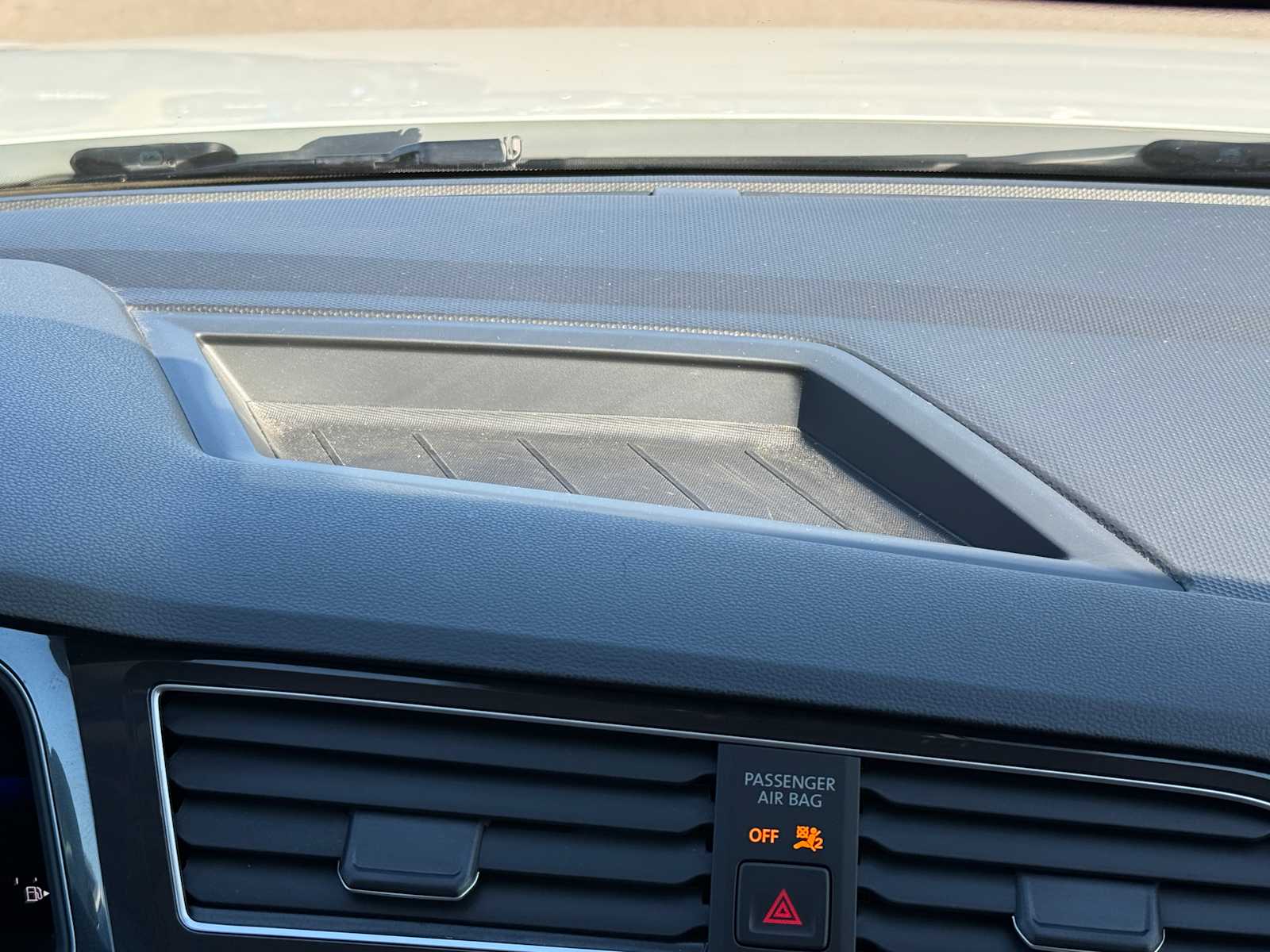 Thumbnail: 2024 Volkswagen Tiguan - 15