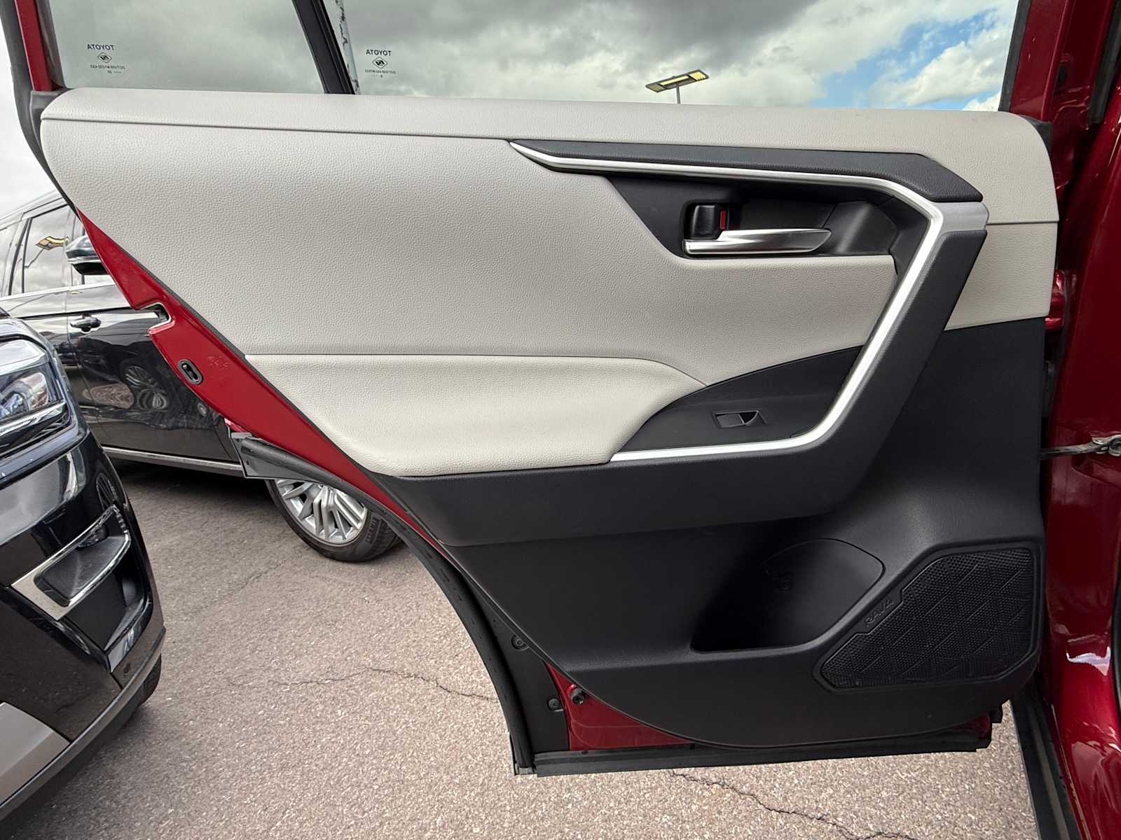 Thumbnail: 2021 Toyota RAV4 - 21