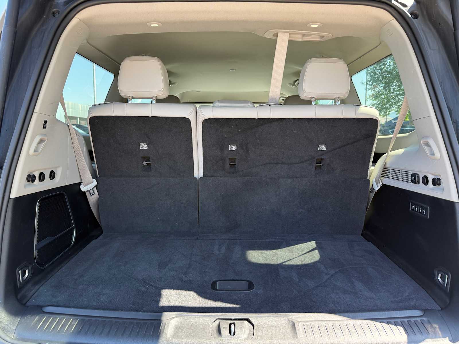 Thumbnail: 2023 Jeep Wagoneer - 10