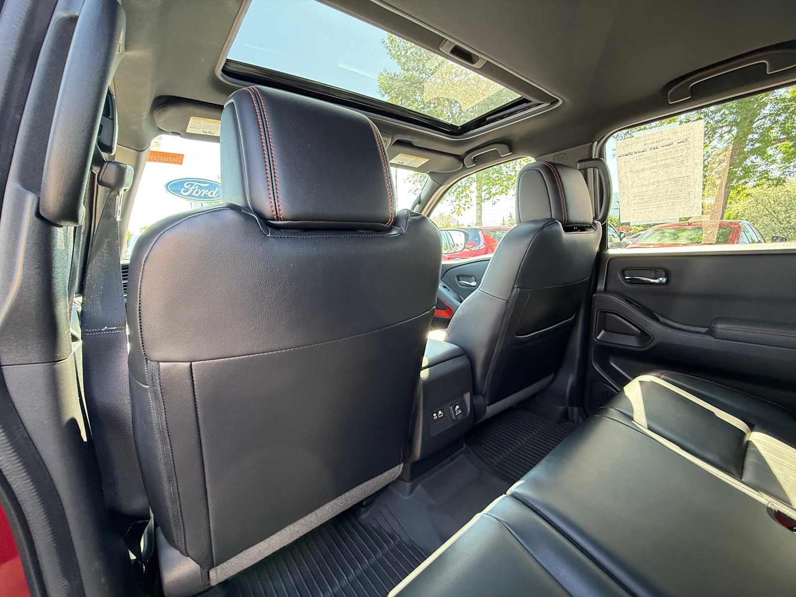 2023 Nissan Frontier PRO-4X 26