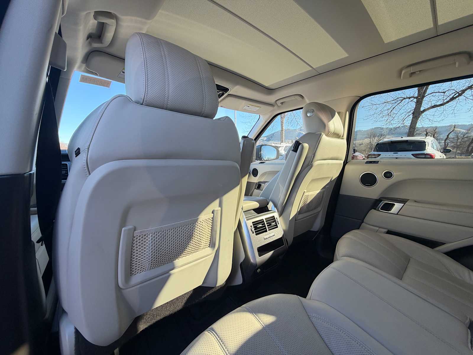 Thumbnail: 2017 Land Rover Range Rover Sport - 28