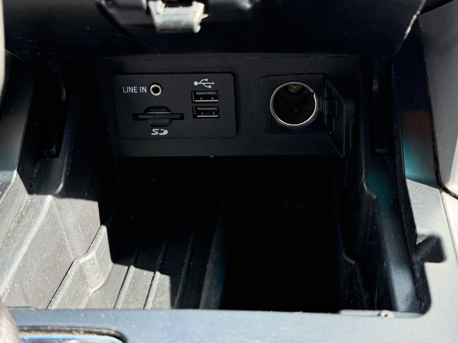 Thumbnail: 2014 Ford Explorer - 21