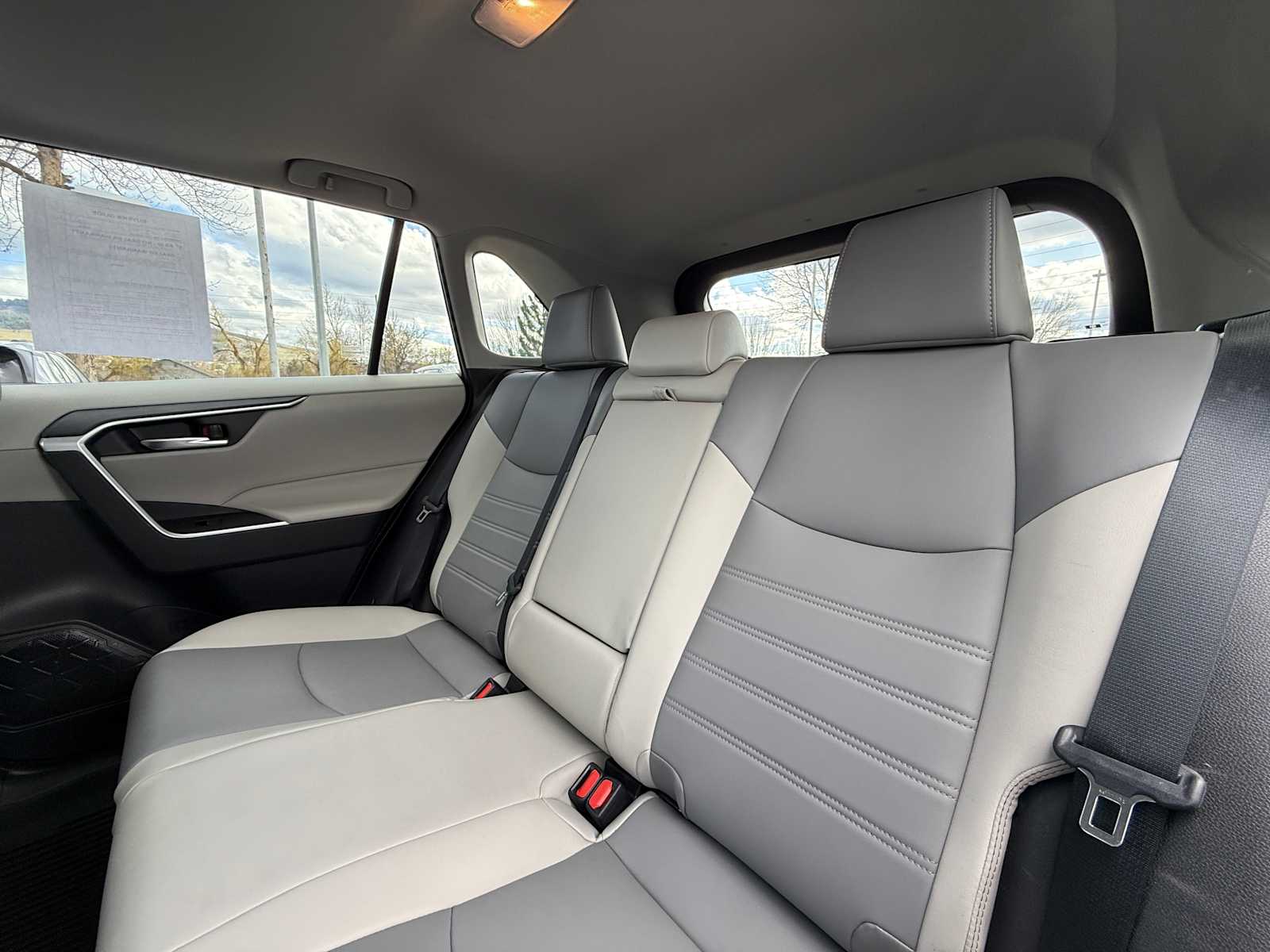2021 Toyota RAV4 XLE Premium 22
