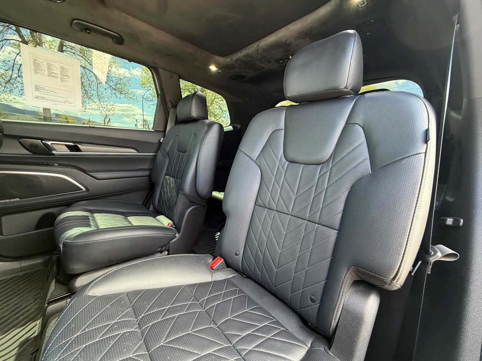 Thumbnail: 2023 Kia Telluride - 24