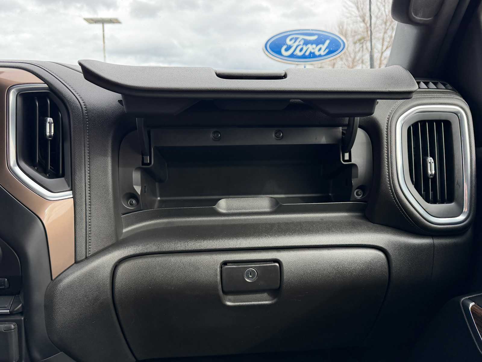 Thumbnail: 2022 Chevrolet Silverado 3500 - 27