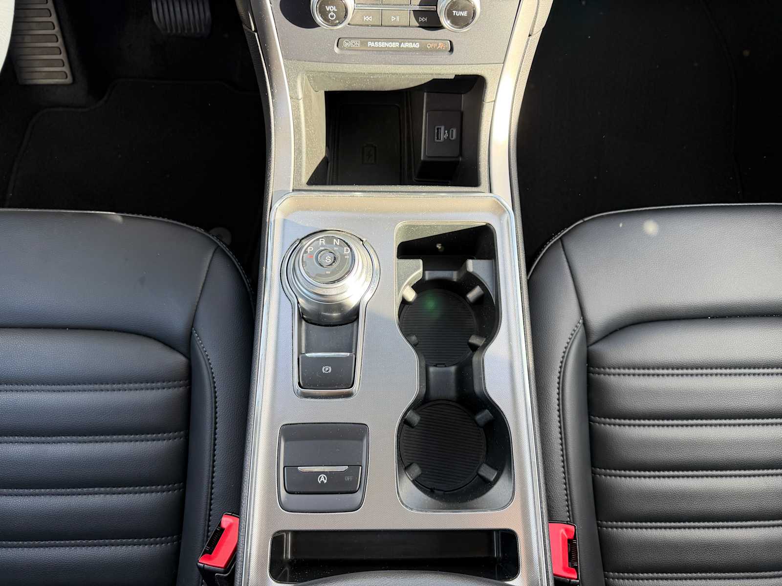 Thumbnail: 2022 Ford Edge - 19