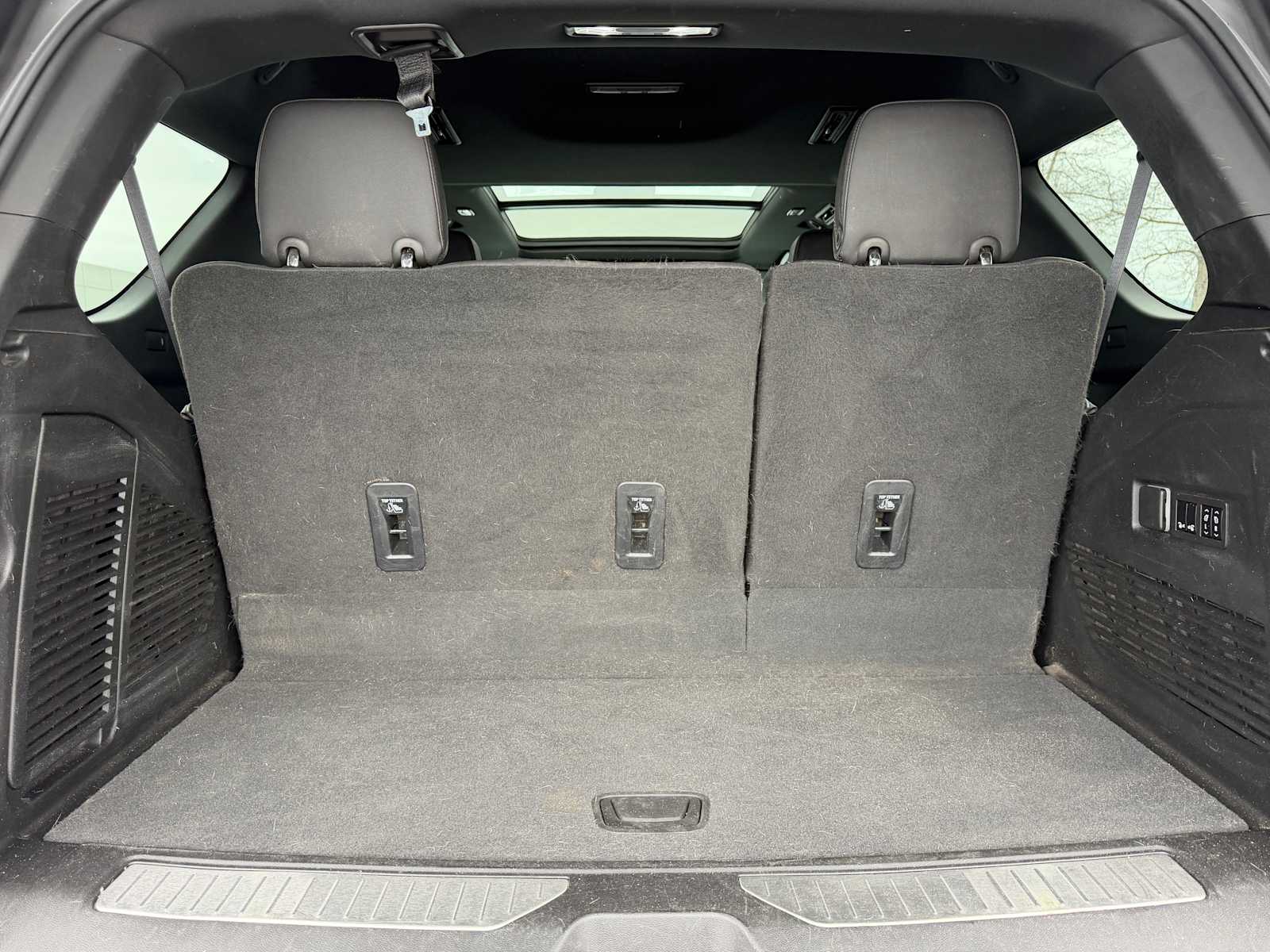 Thumbnail: 2023 Chevrolet Tahoe - 10