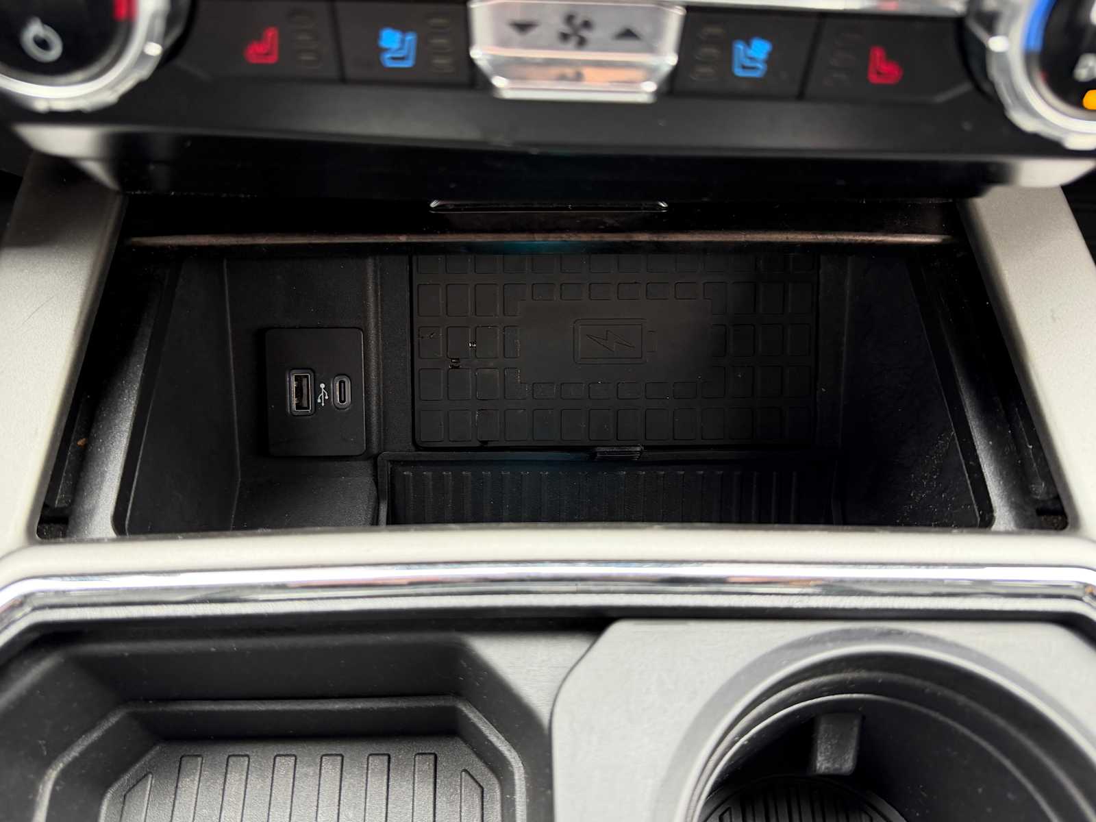 Thumbnail: 2022 Ford Econoline - 21