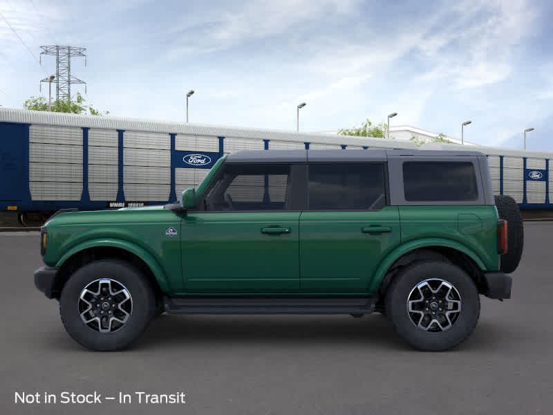 2025 Ford Bronco Outer Banks photo 3