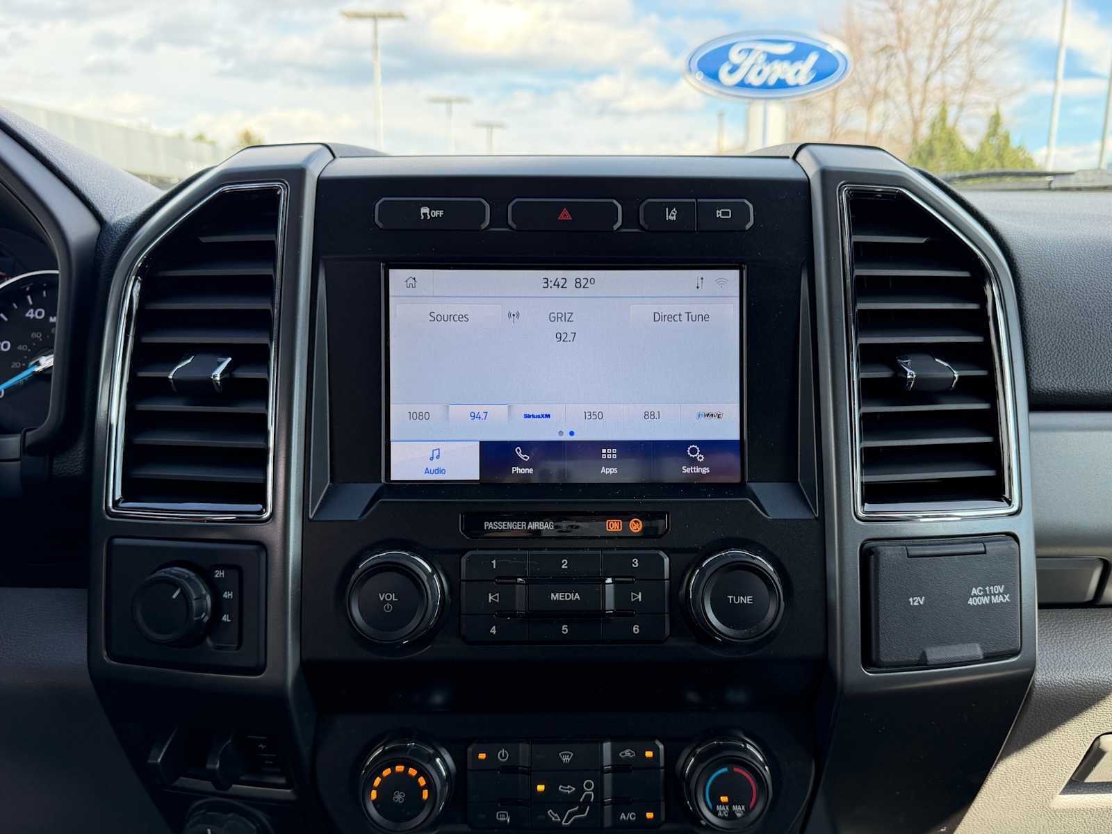 Thumbnail: 2020 Ford Econoline - 18