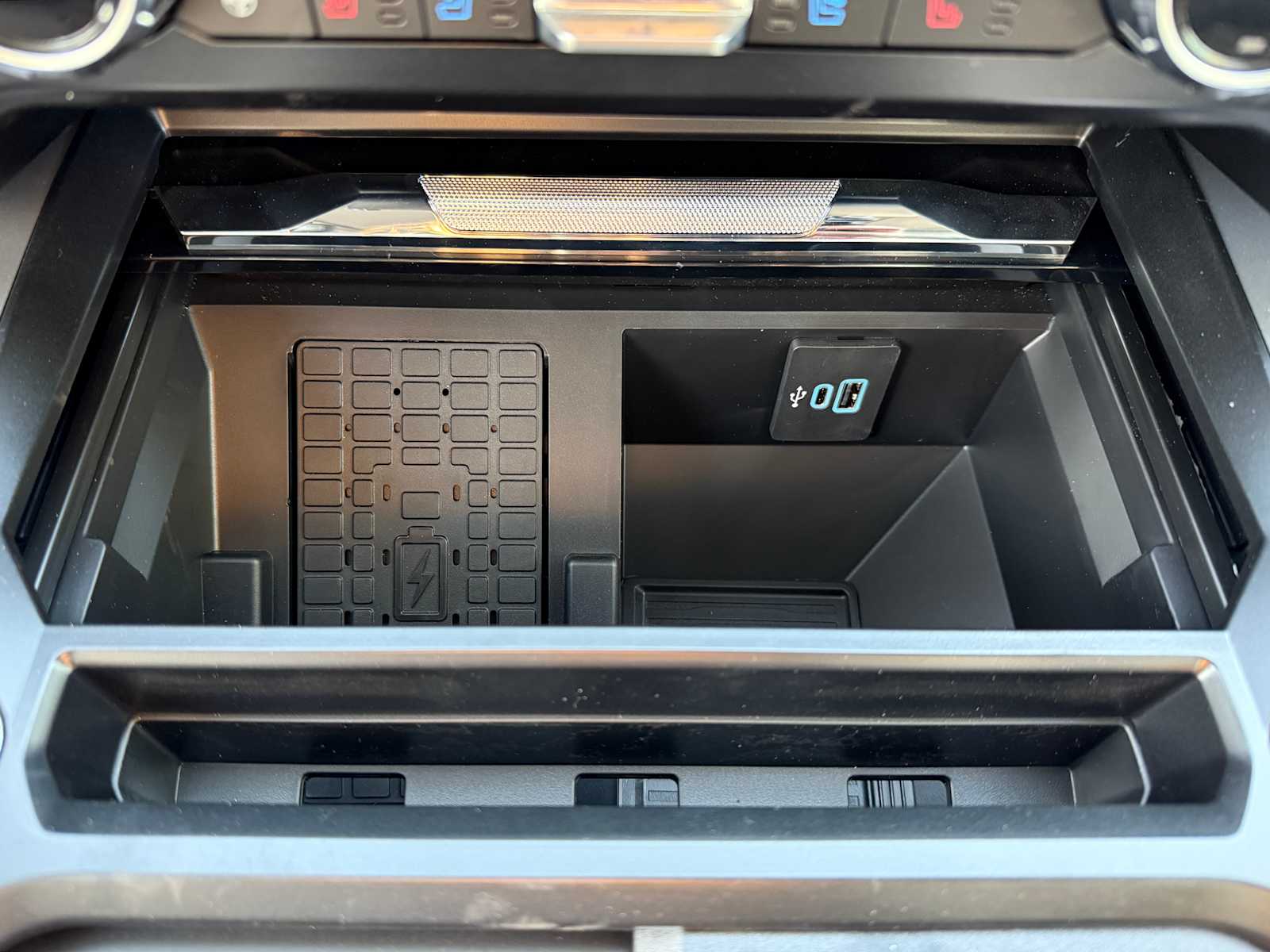 Thumbnail: 2025 Ford F-350 - 19