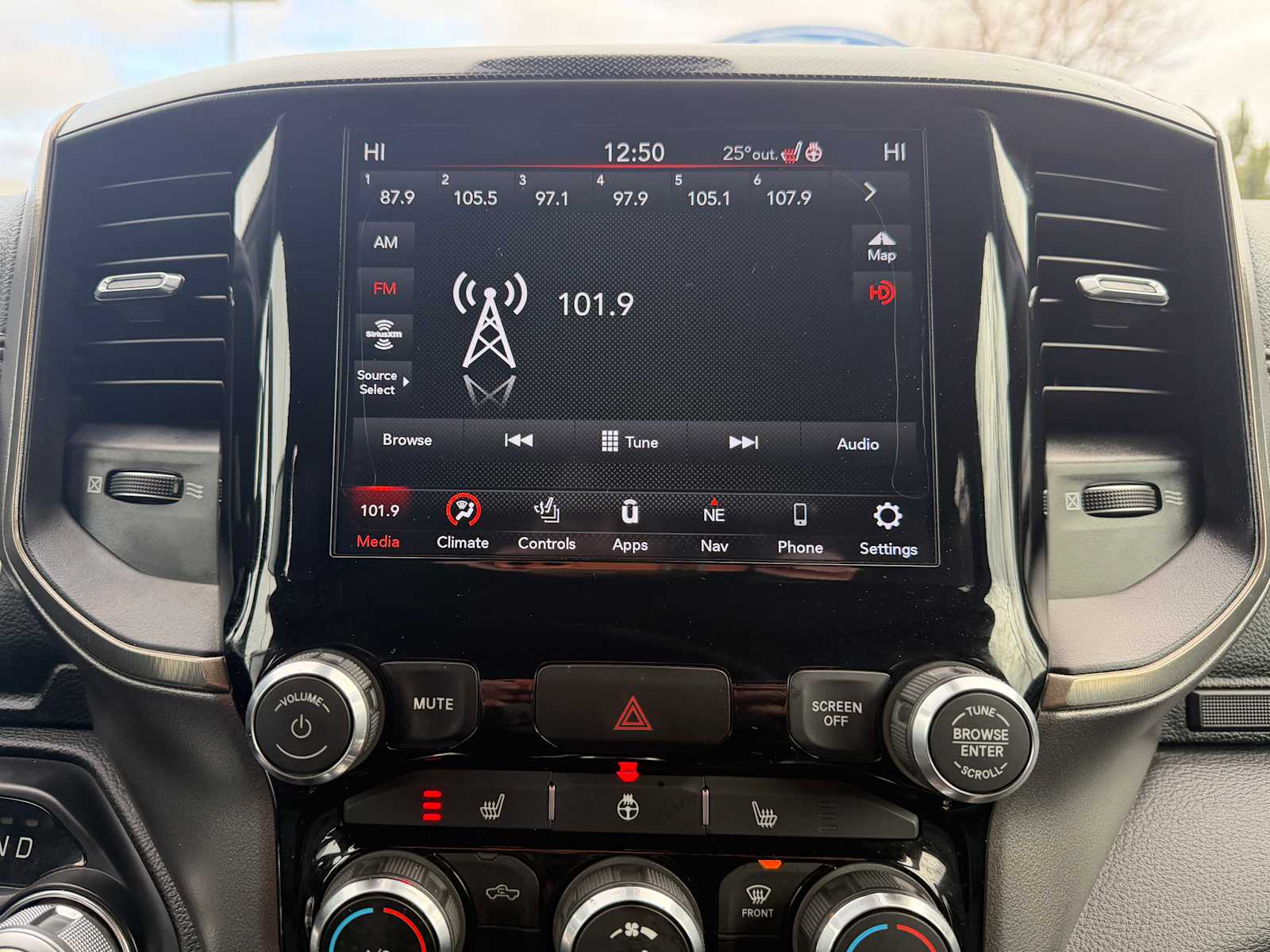 Thumbnail: 2020 RAM 1500 - 21