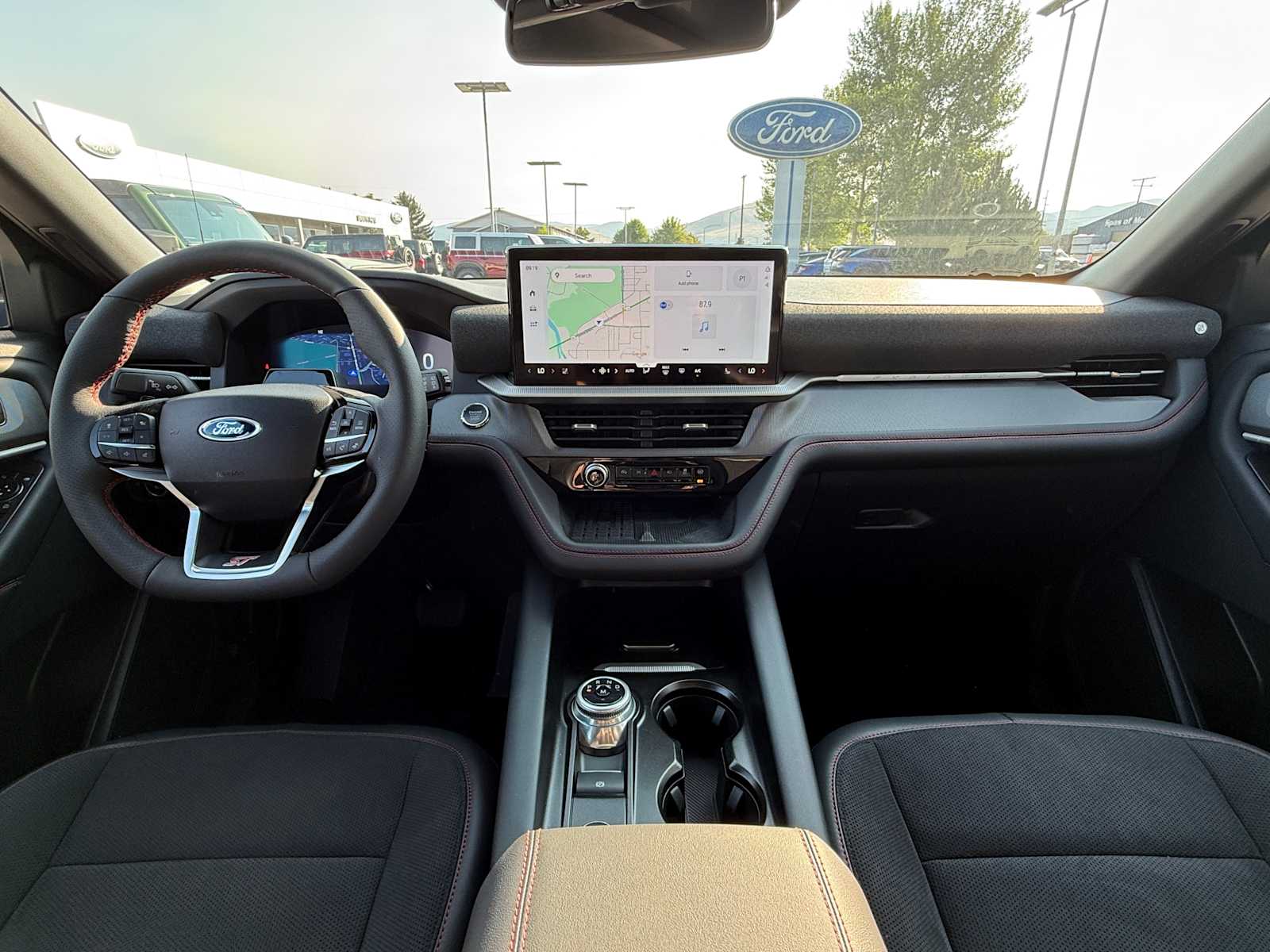 Thumbnail: 2025 Ford Explorer - 32