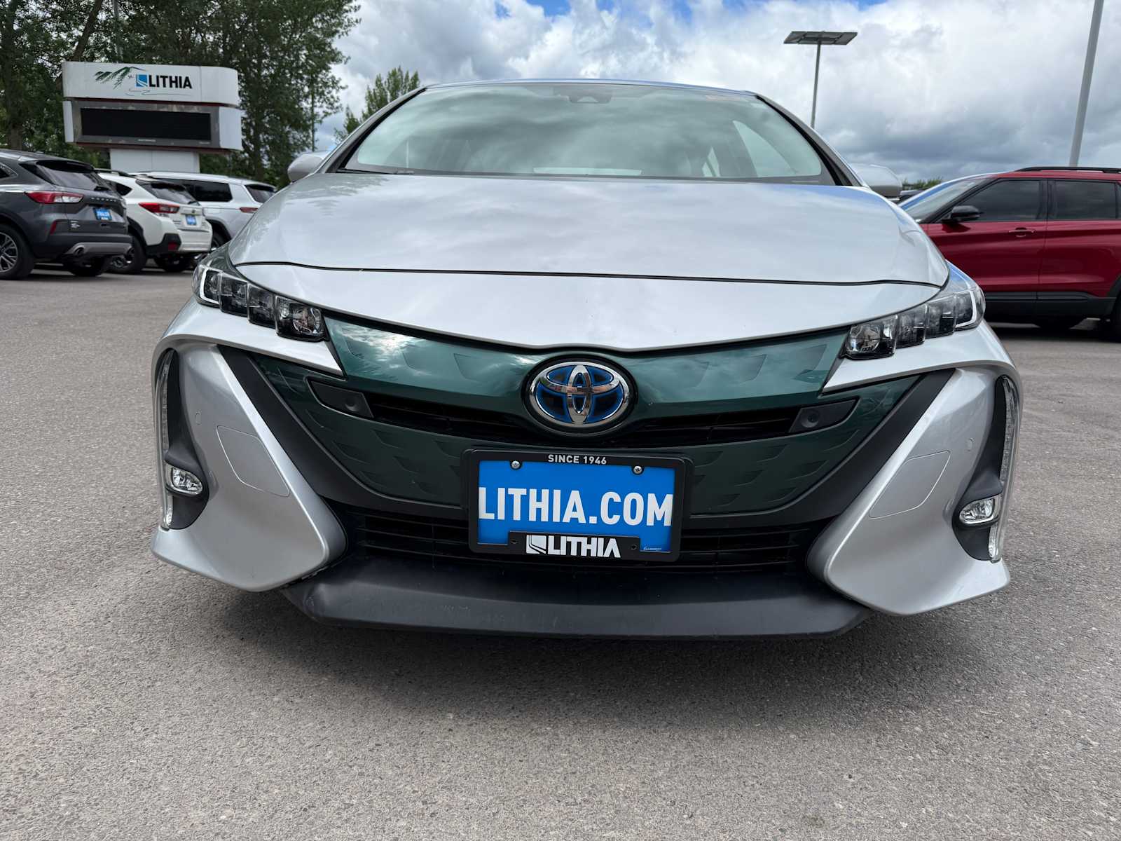 2019 Toyota Prius Prime Advanced photo 2