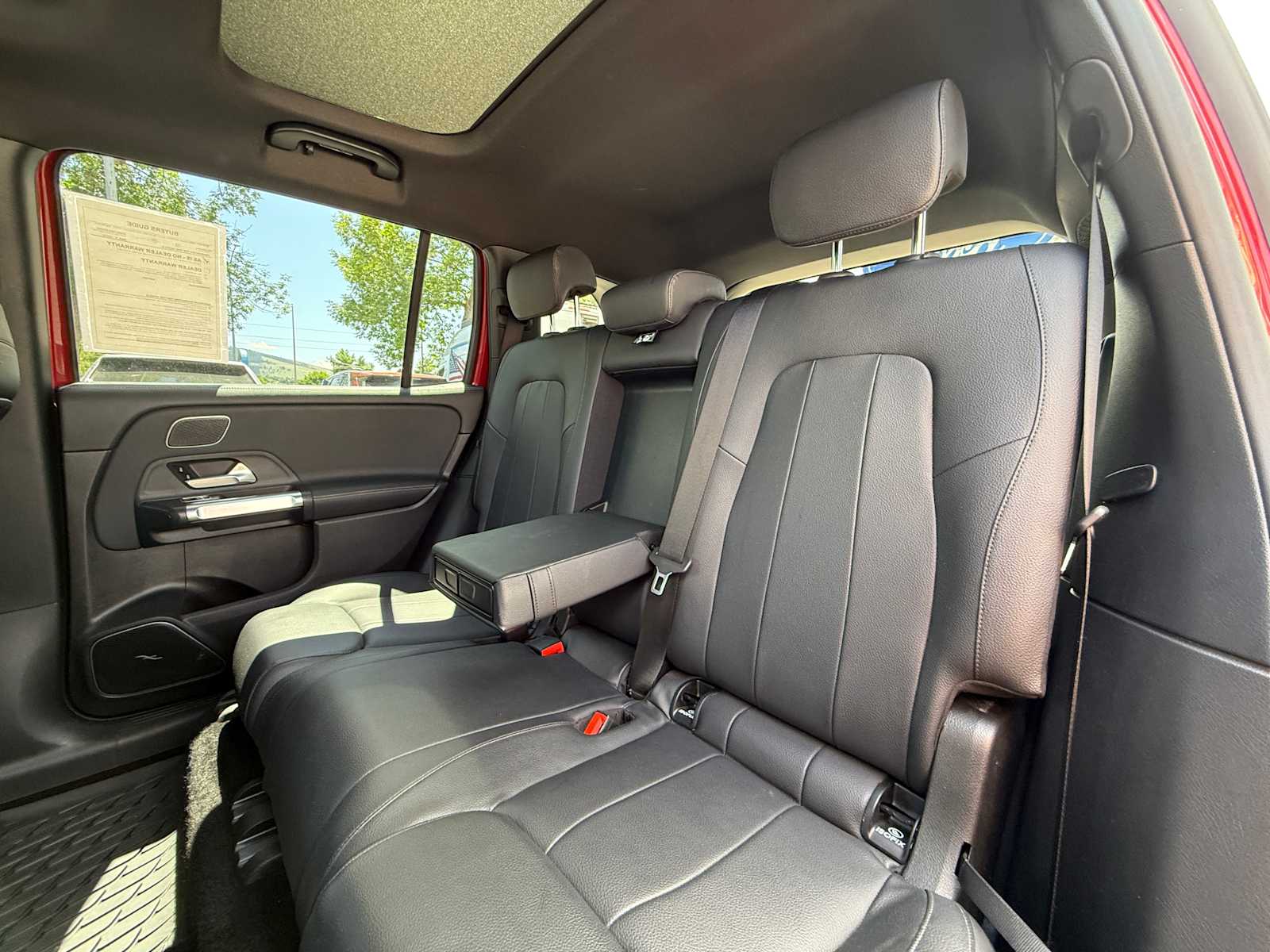 Thumbnail: 2020 Mercedes-Benz GLB - 24