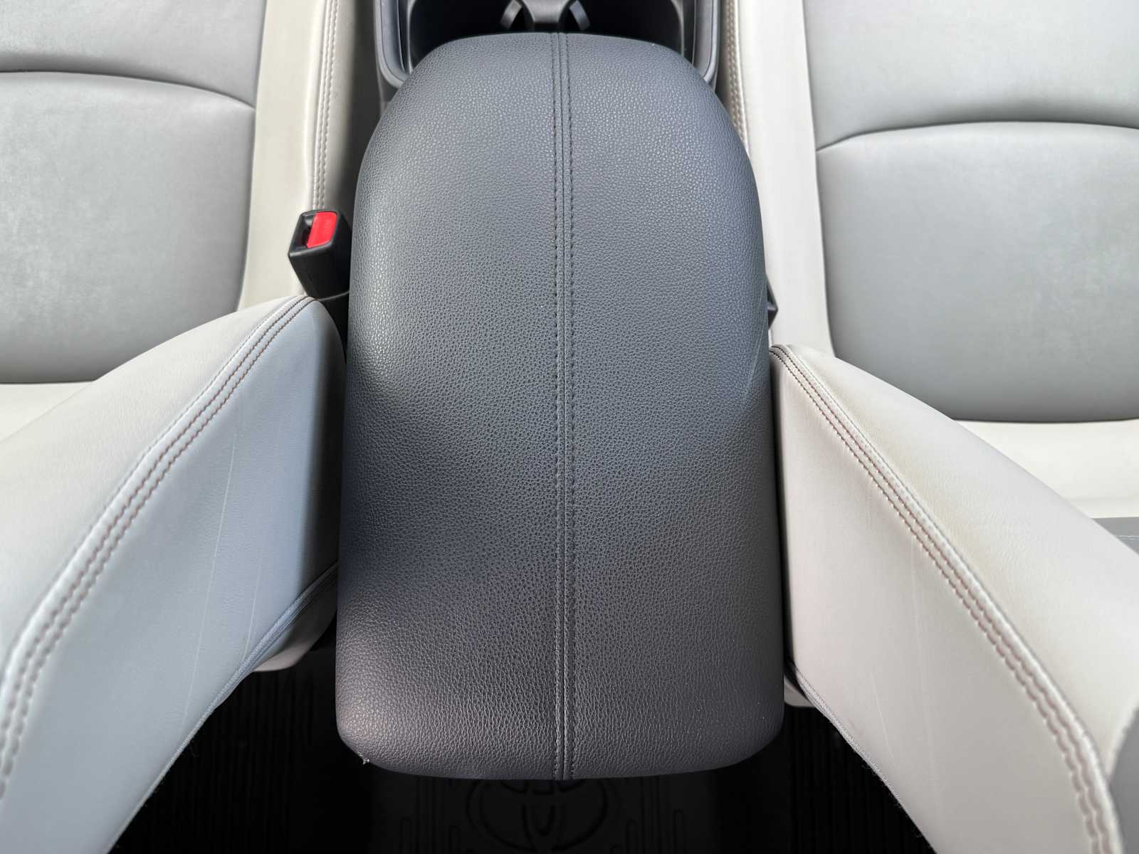 Thumbnail: 2021 Toyota RAV4 - 19