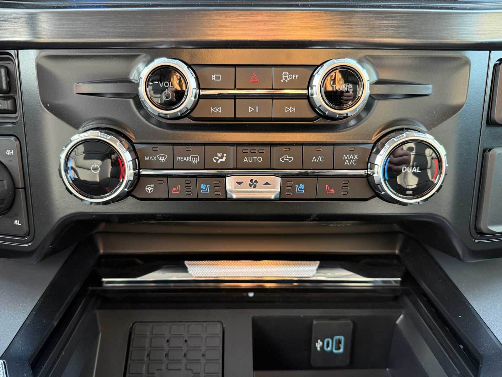 Thumbnail: 2025 Ford F-350 - 17