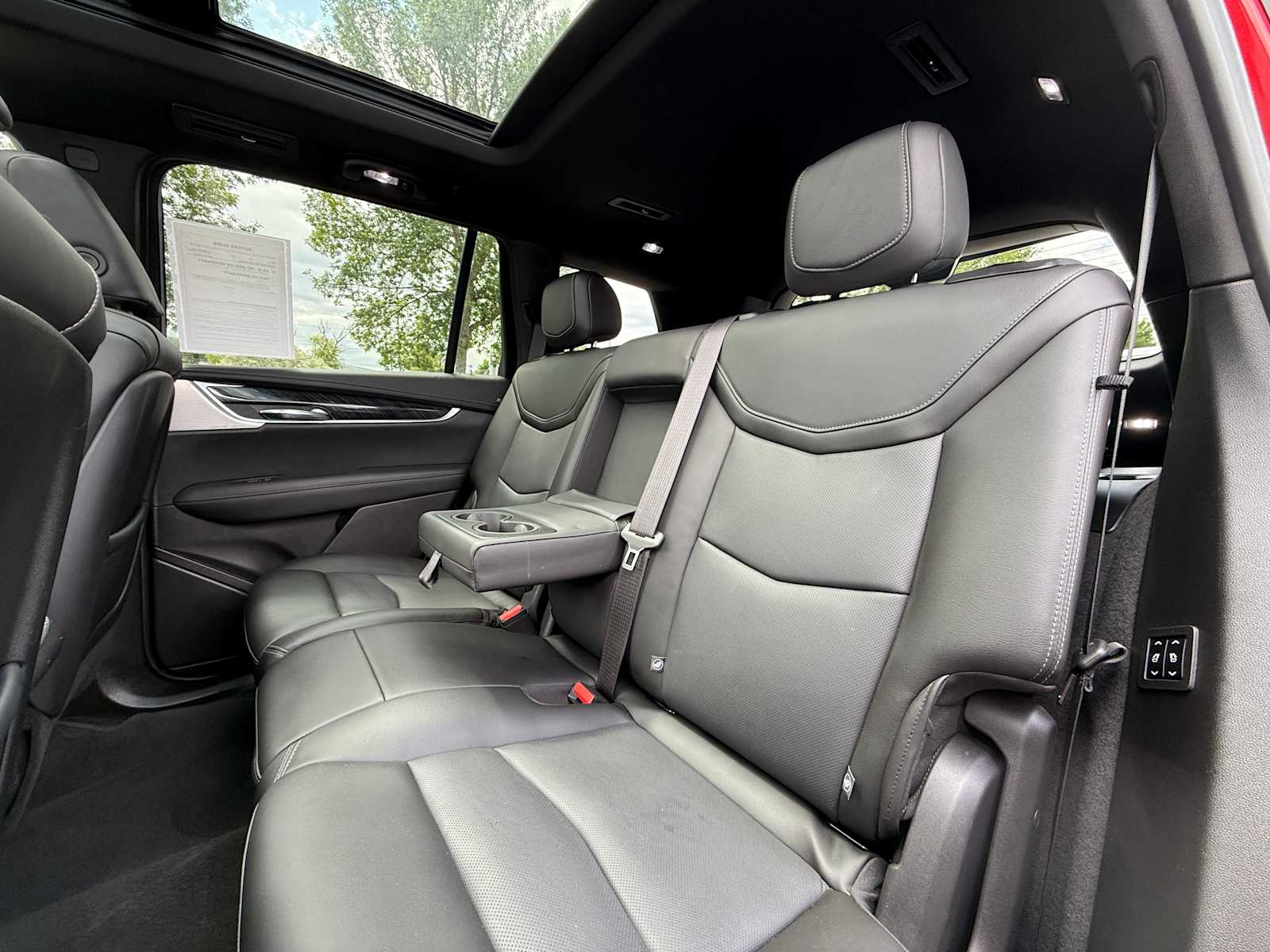 Thumbnail: 2024 Cadillac XT6 - 25