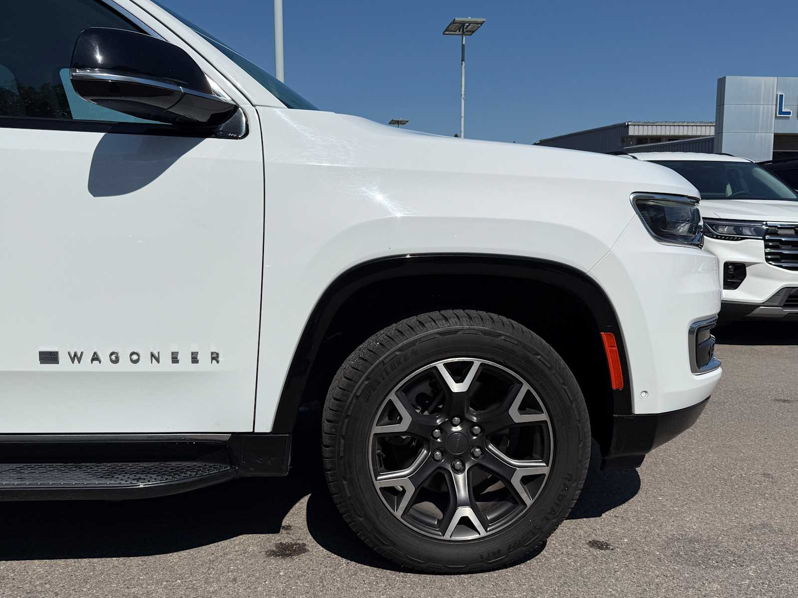 Thumbnail: 2023 Jeep Wagoneer - 5