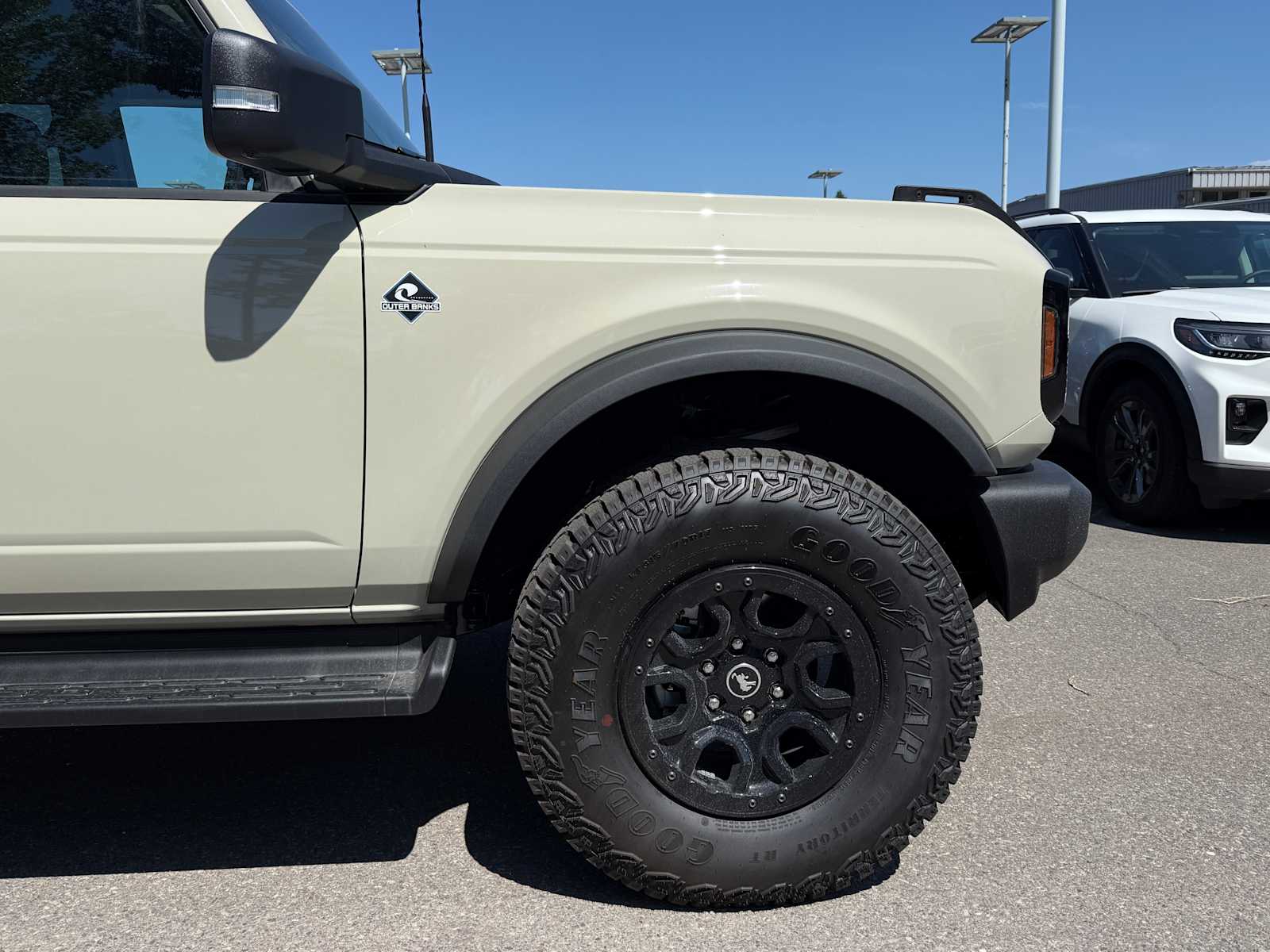 Thumbnail: 2025 Ford Bronco - 5