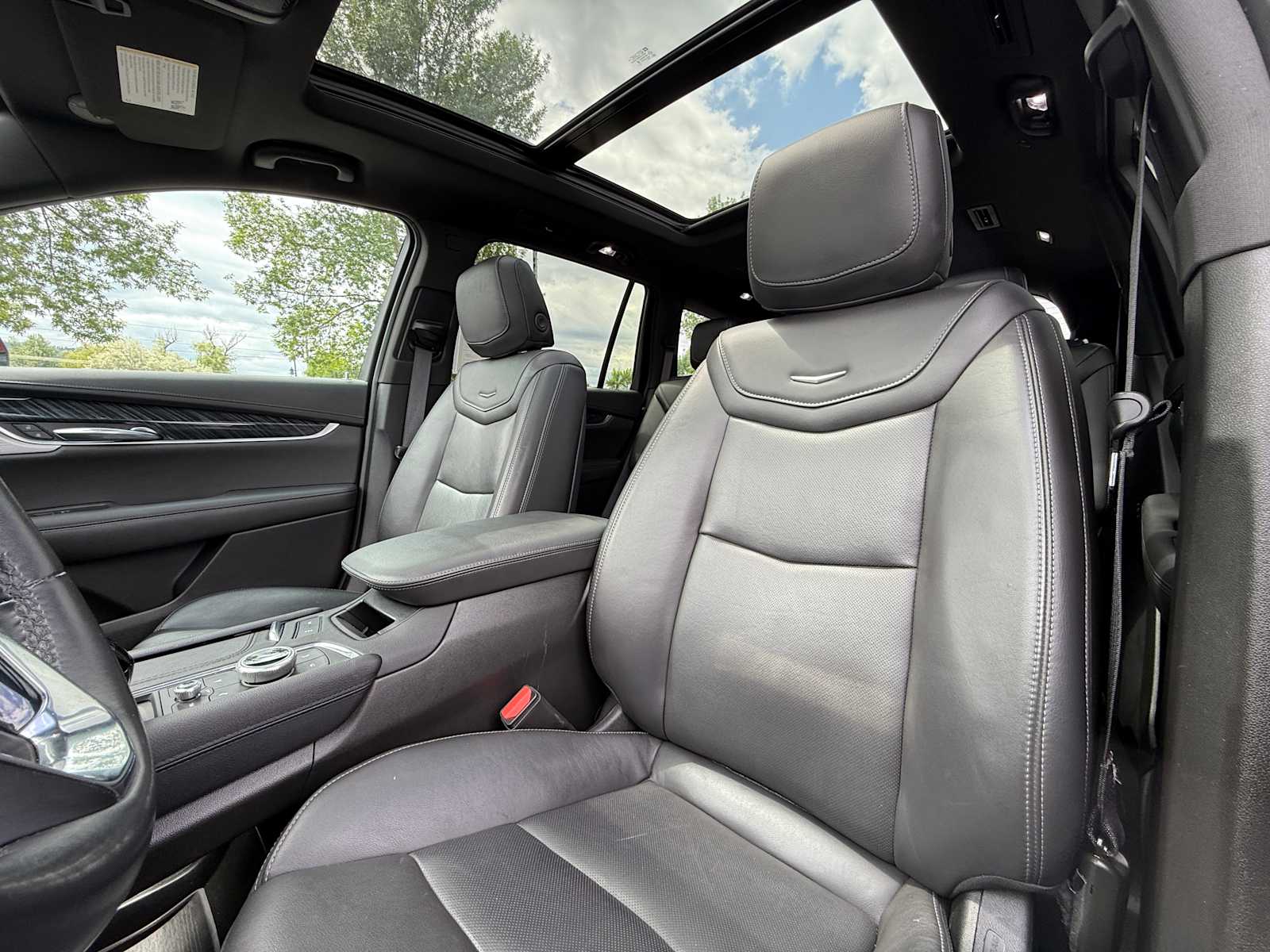 Thumbnail: 2024 Cadillac XT6 - 13