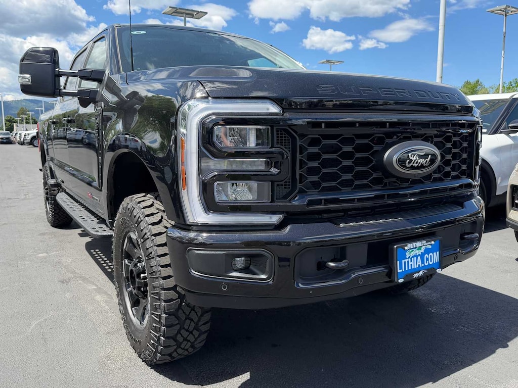 New 2026 Ford F-350 Lariat Truck Crew Cab