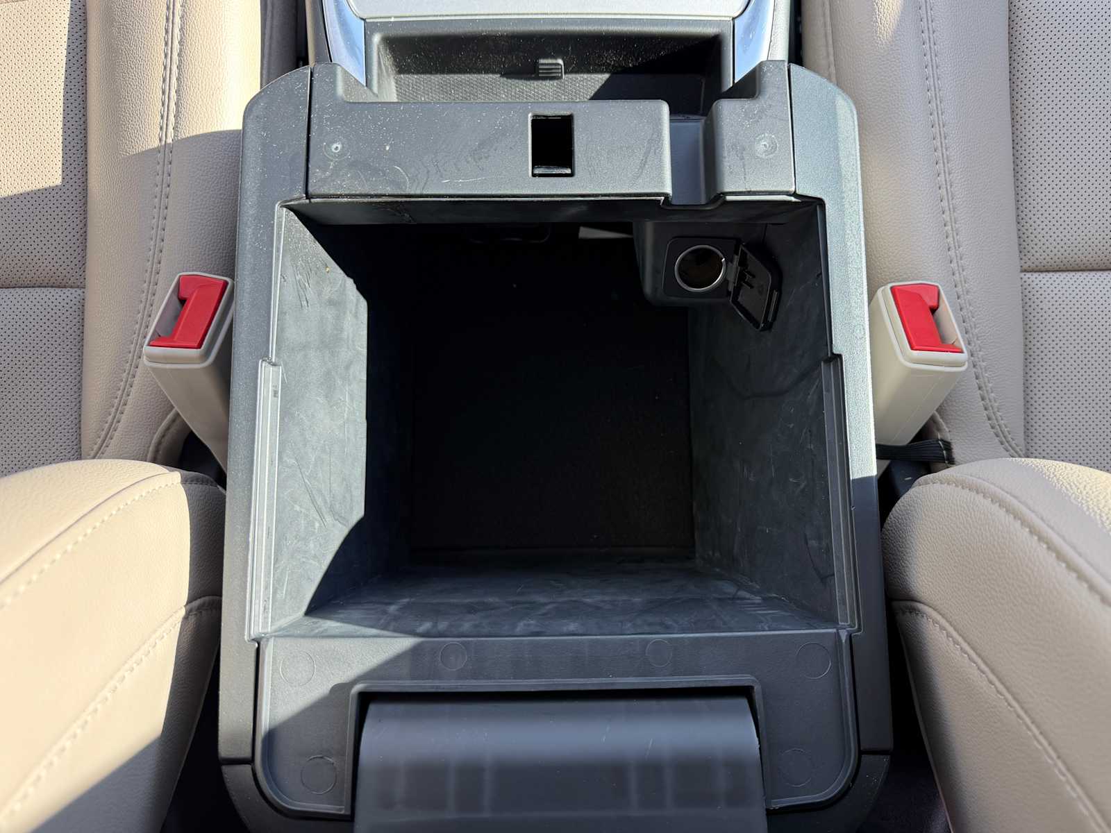 Thumbnail: 2022 Ford Explorer - 24