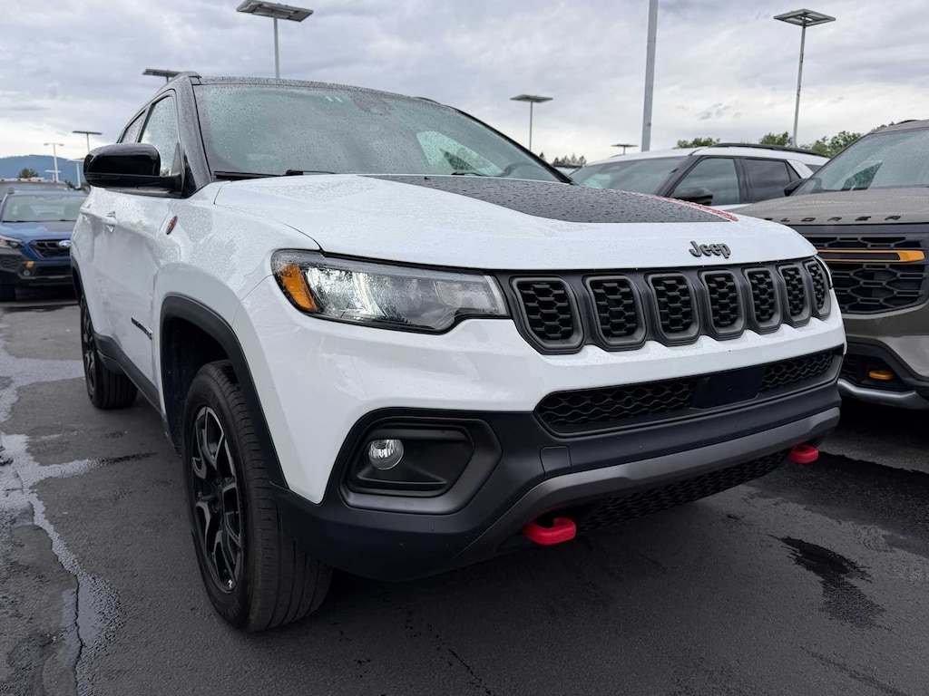 Used 2025 Jeep Compass Trailhawk SUV