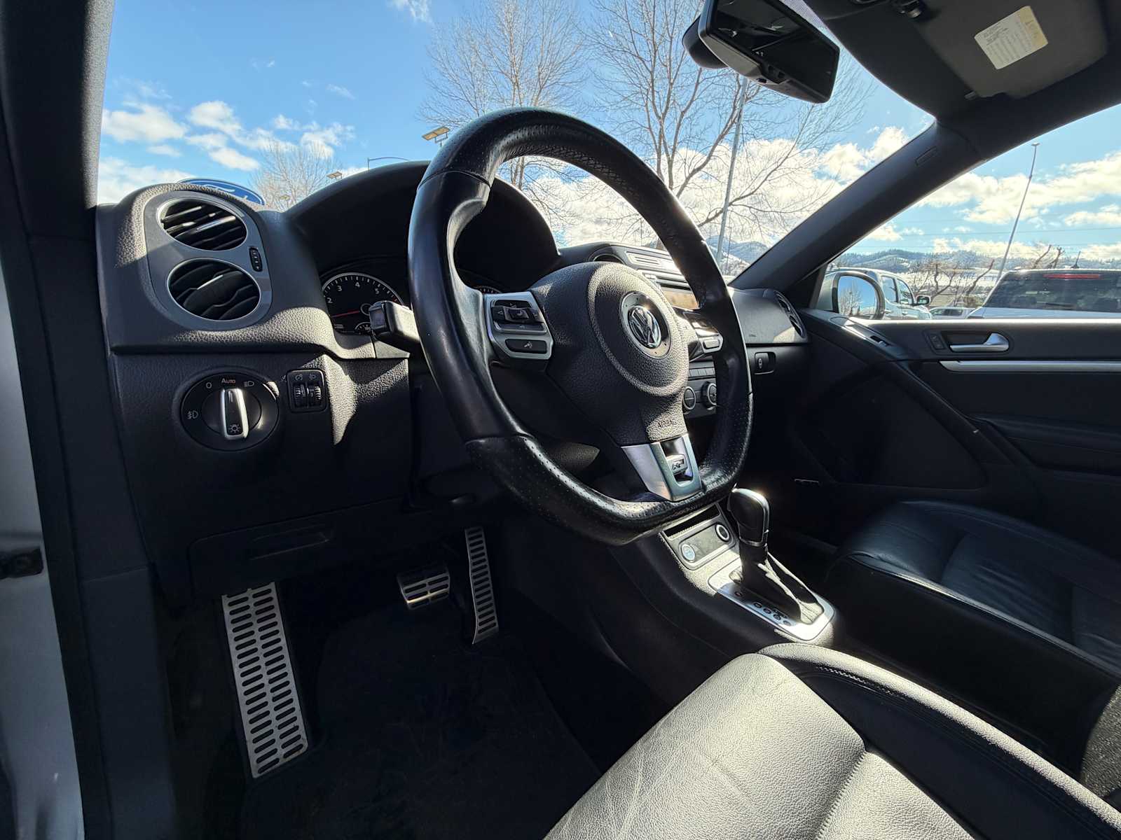 Thumbnail: 2014 Volkswagen Tiguan - 12