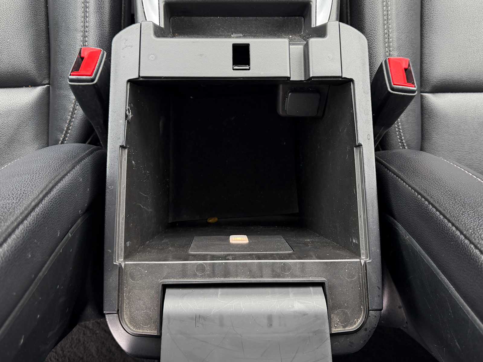 Thumbnail: 2020 Ford Explorer - 23