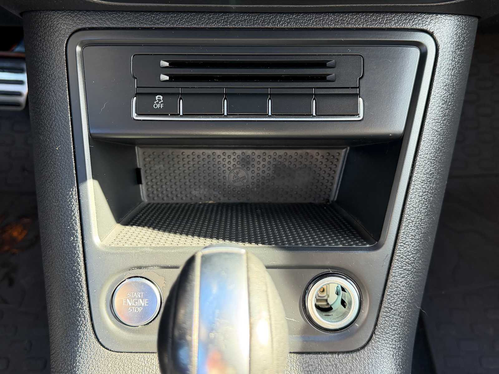 Thumbnail: 2014 Volkswagen Tiguan - 18