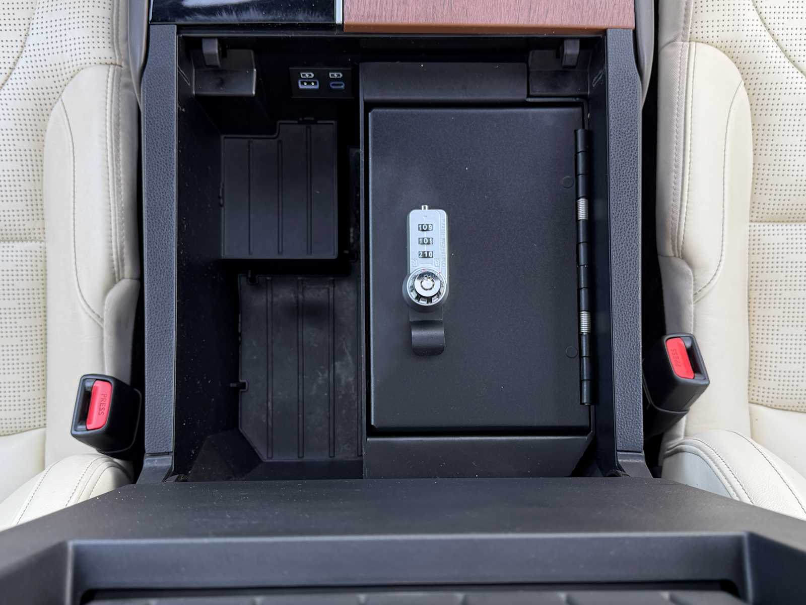 Thumbnail: 2022 Toyota Tundra - 22