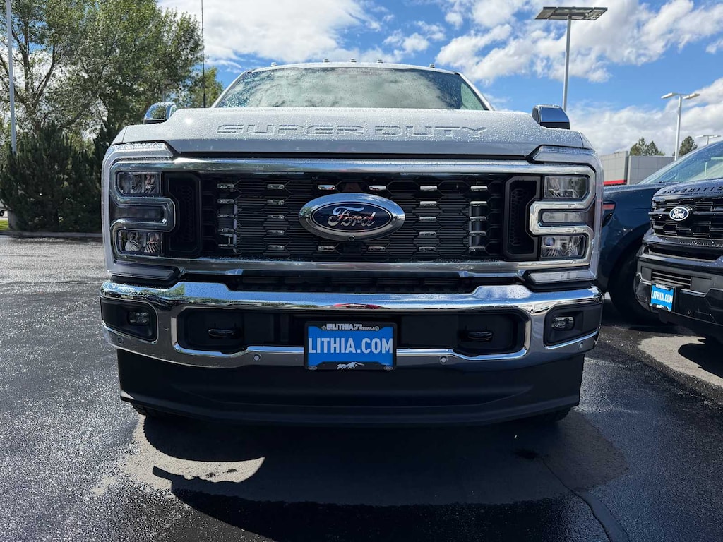 New 2026 Ford F-350 Lariat Truck Crew Cab