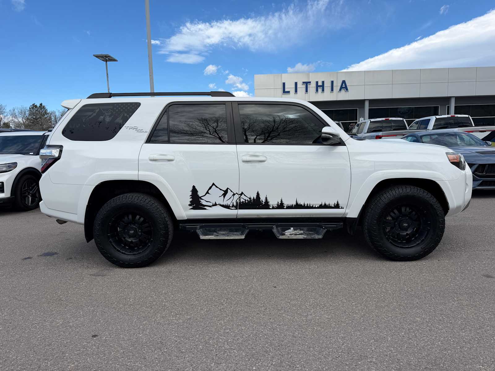 Thumbnail: 2022 Toyota 4Runner - 6