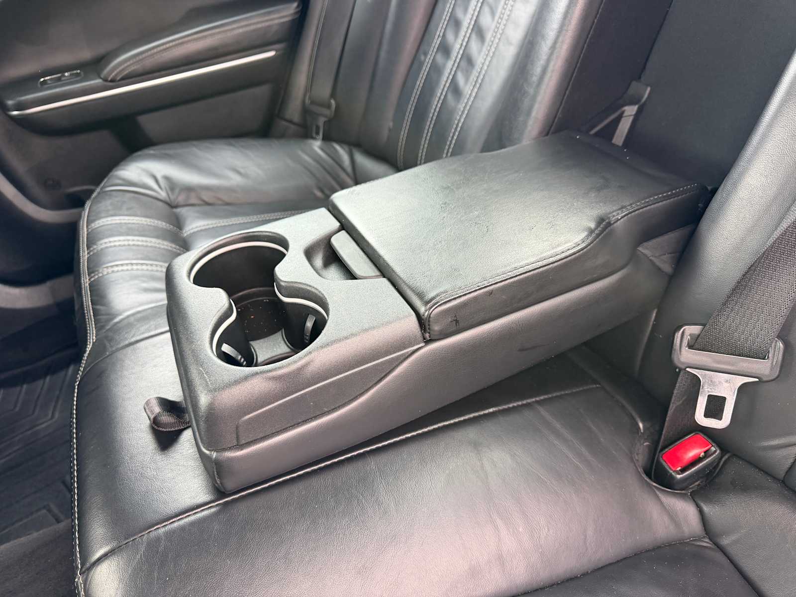 Thumbnail: 2018 Chrysler 300 - 27