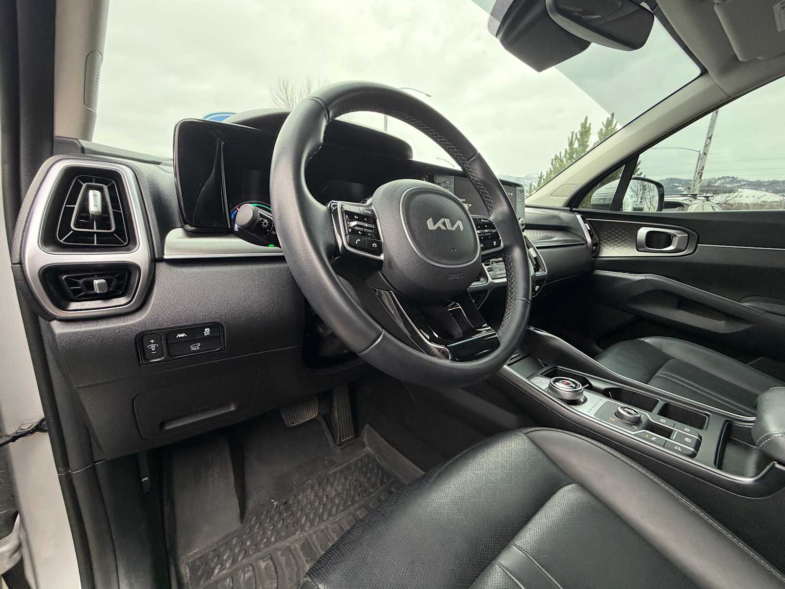 Thumbnail: 2023 Kia Sorento - 12