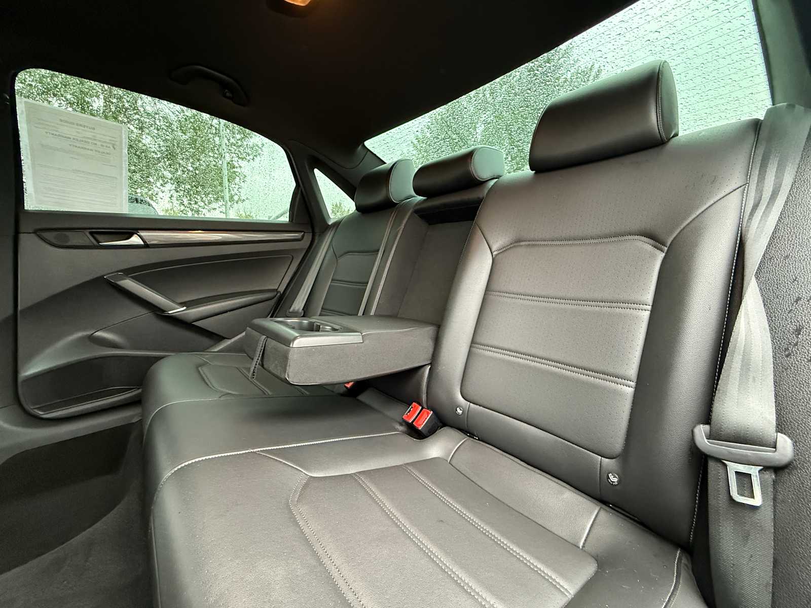 Thumbnail: 2021 Volkswagen Passat - 22