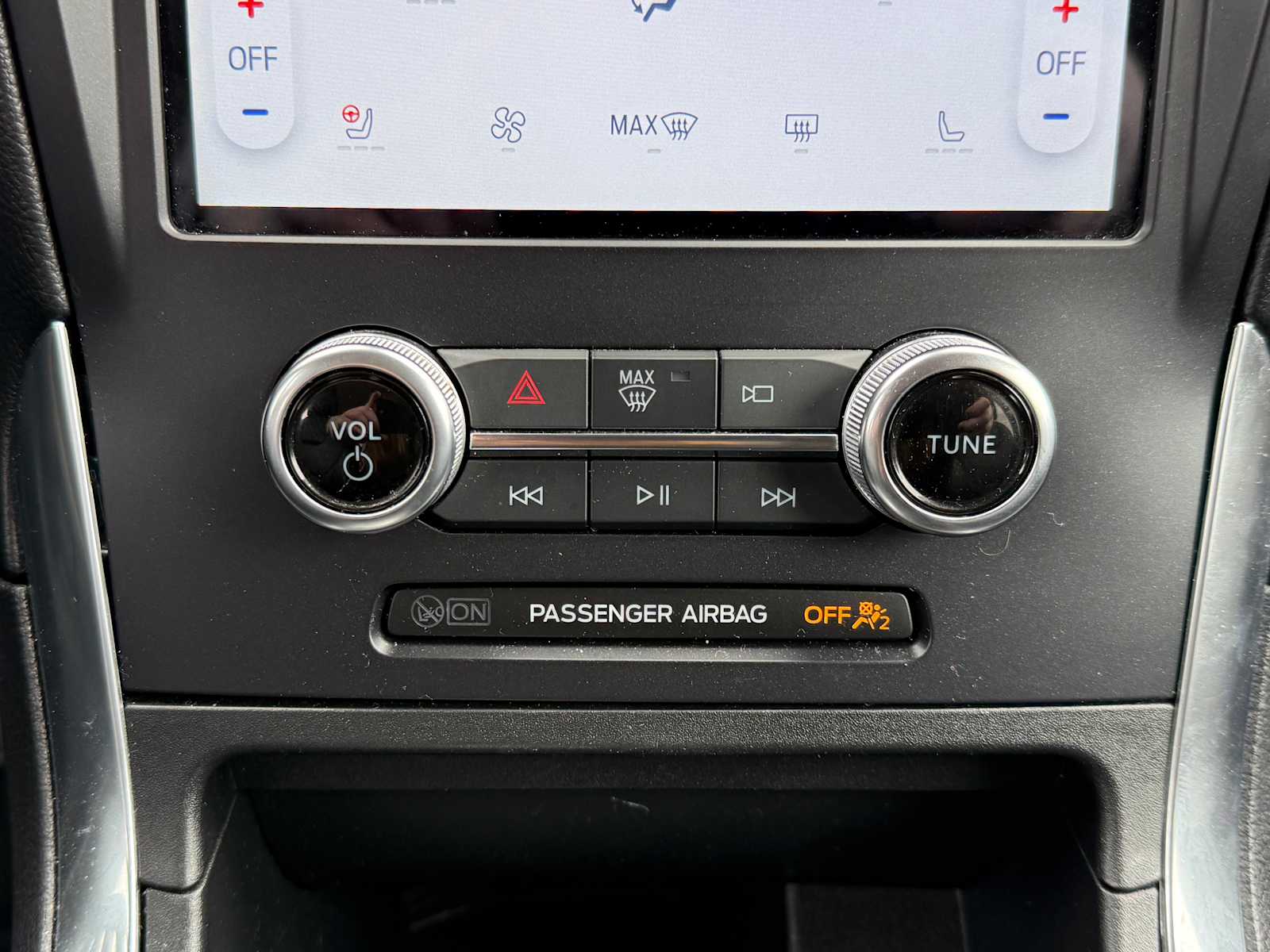 Thumbnail: 2024 Ford Edge - 18