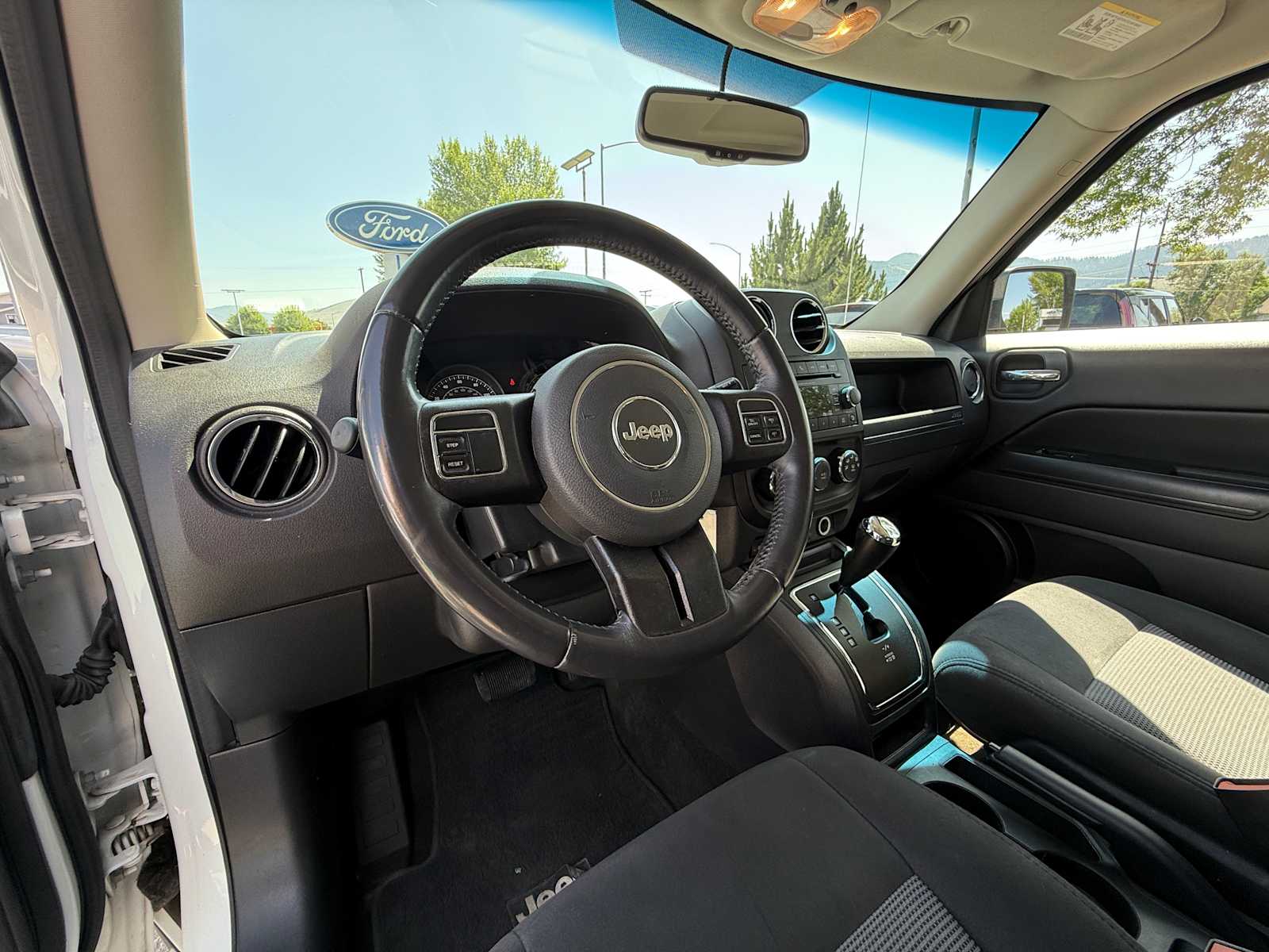 Thumbnail: 2017 Jeep Patriot - 12
