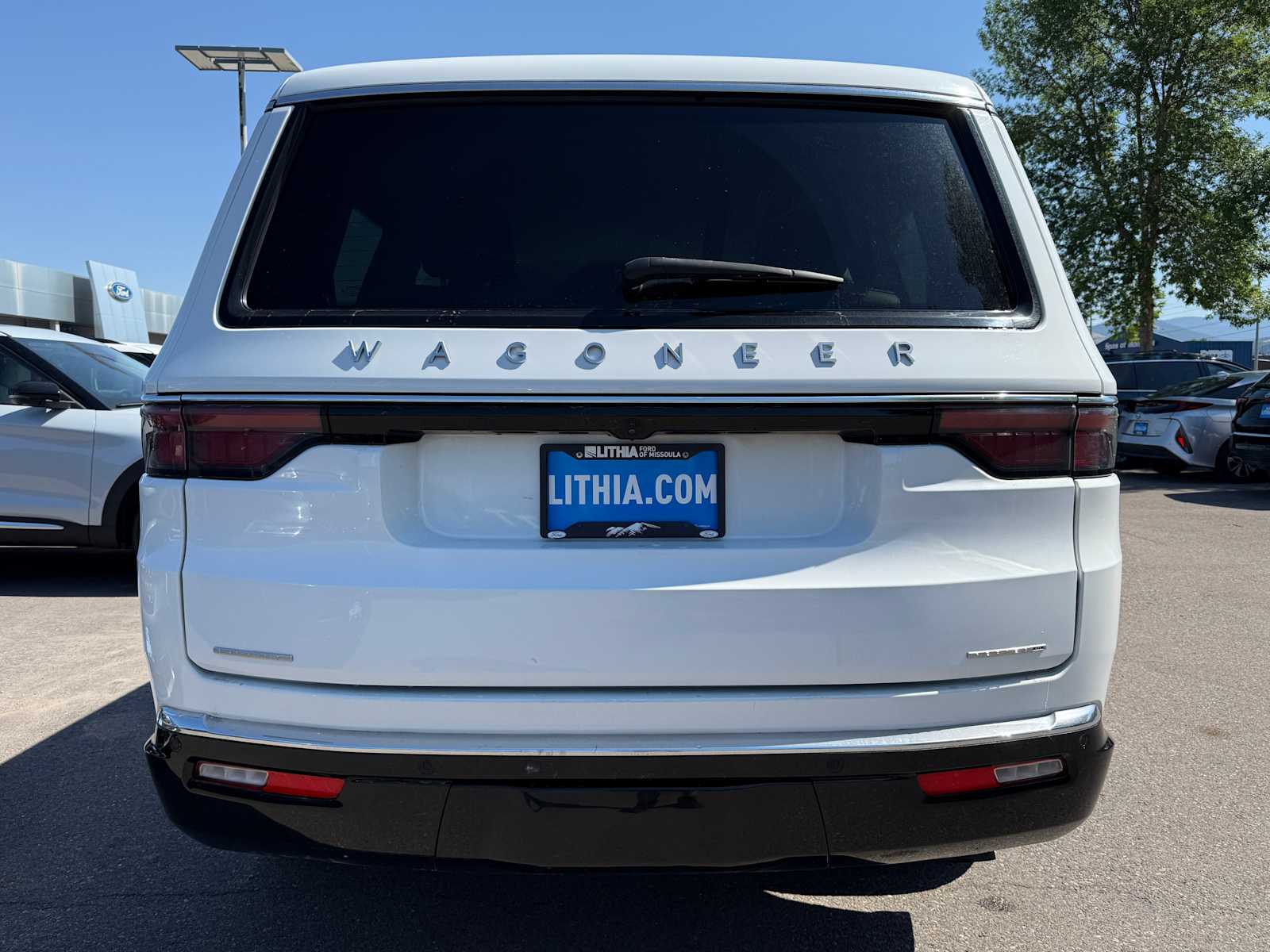 Thumbnail: 2023 Jeep Wagoneer - 8