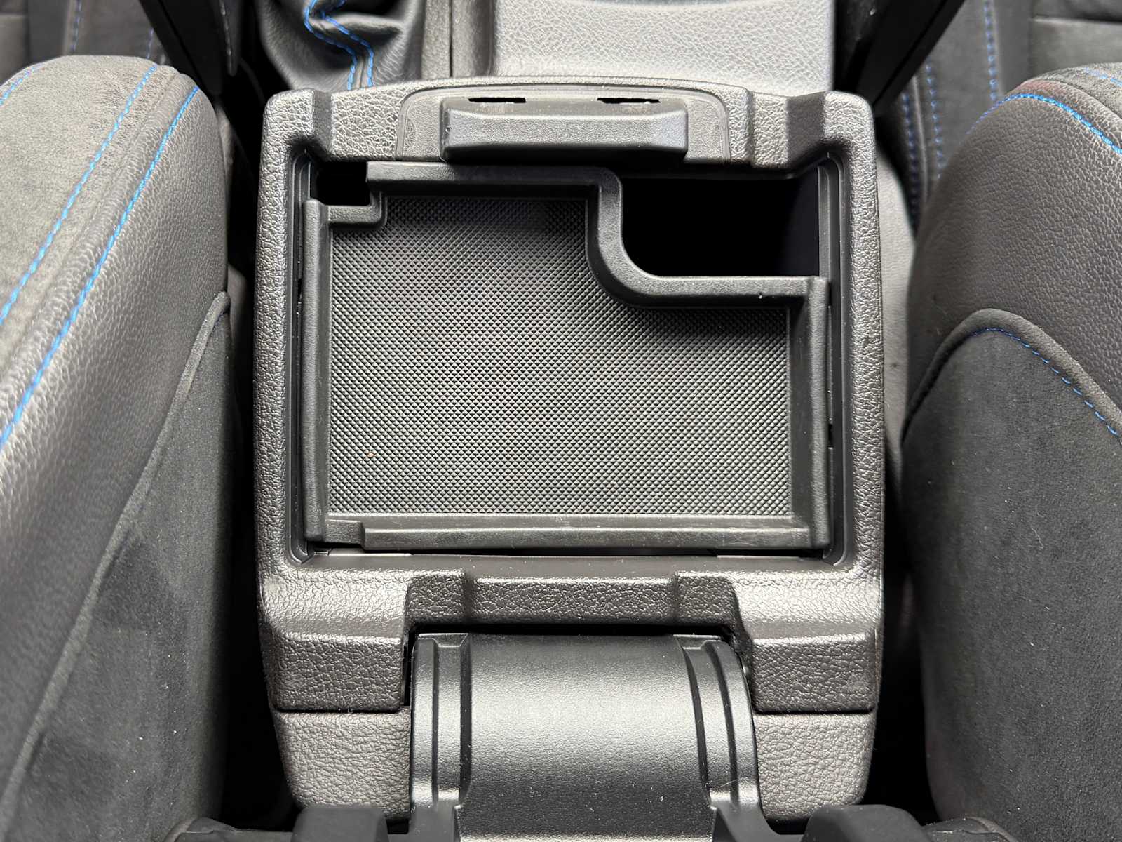 Thumbnail: 2017 Ford Focus - 24