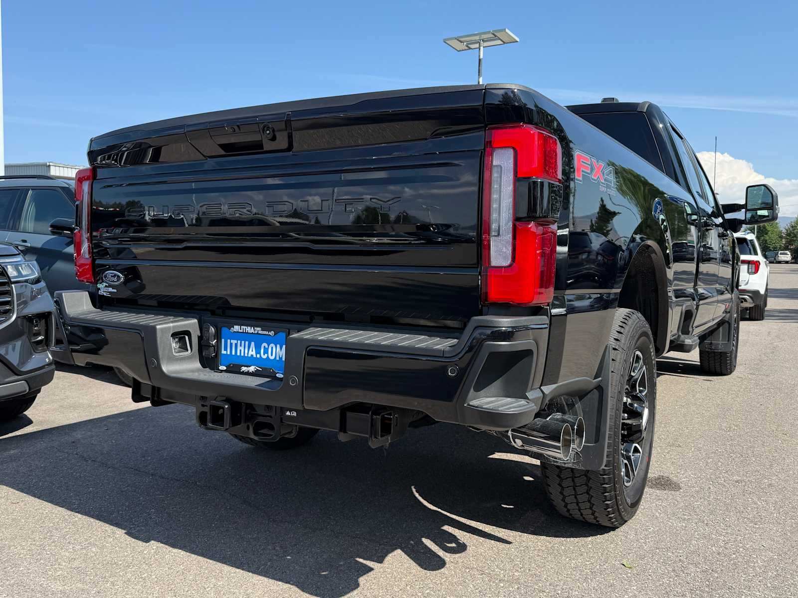 2025 Ford F-350 Super Duty Platinum - Photo 6