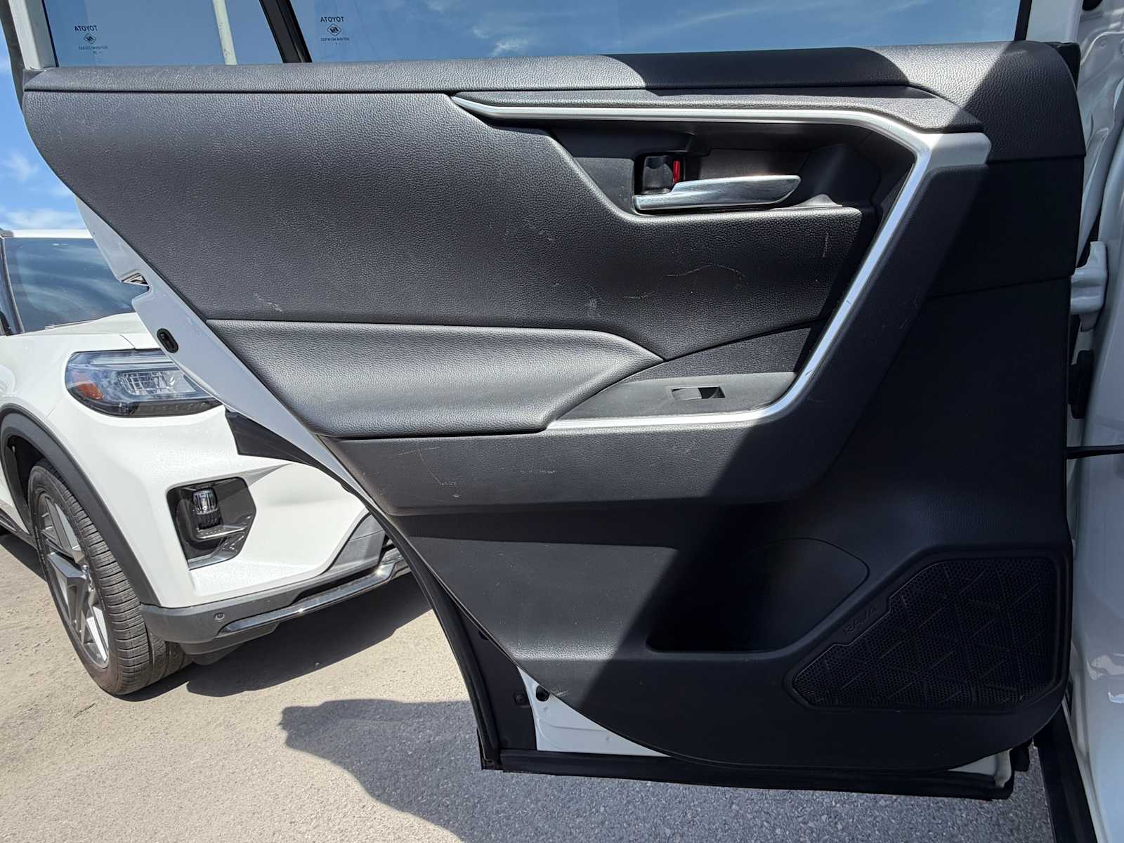 Thumbnail: 2021 Toyota RAV4 - 23