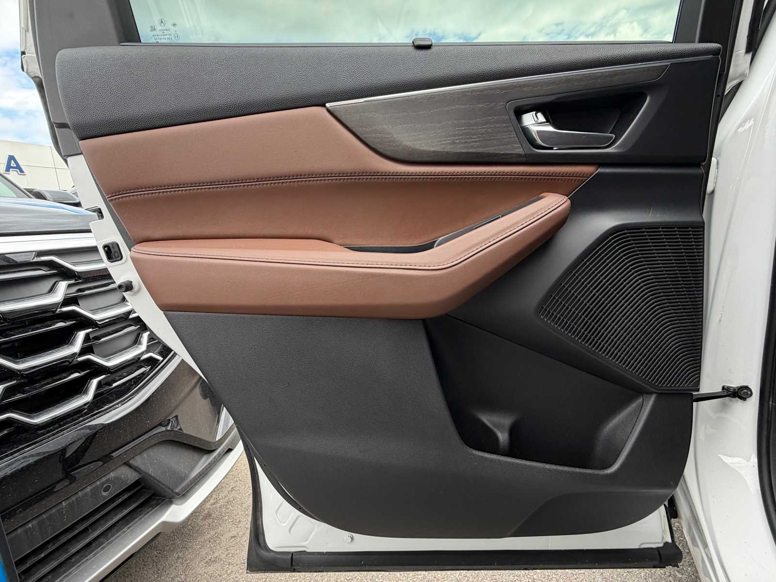 Thumbnail: 2023 Acura MDX - 22