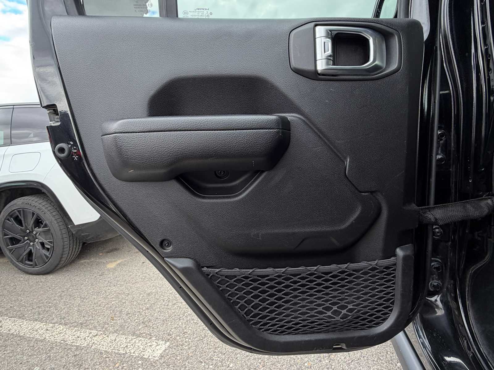 Thumbnail: 2023 Jeep Wrangler - 21