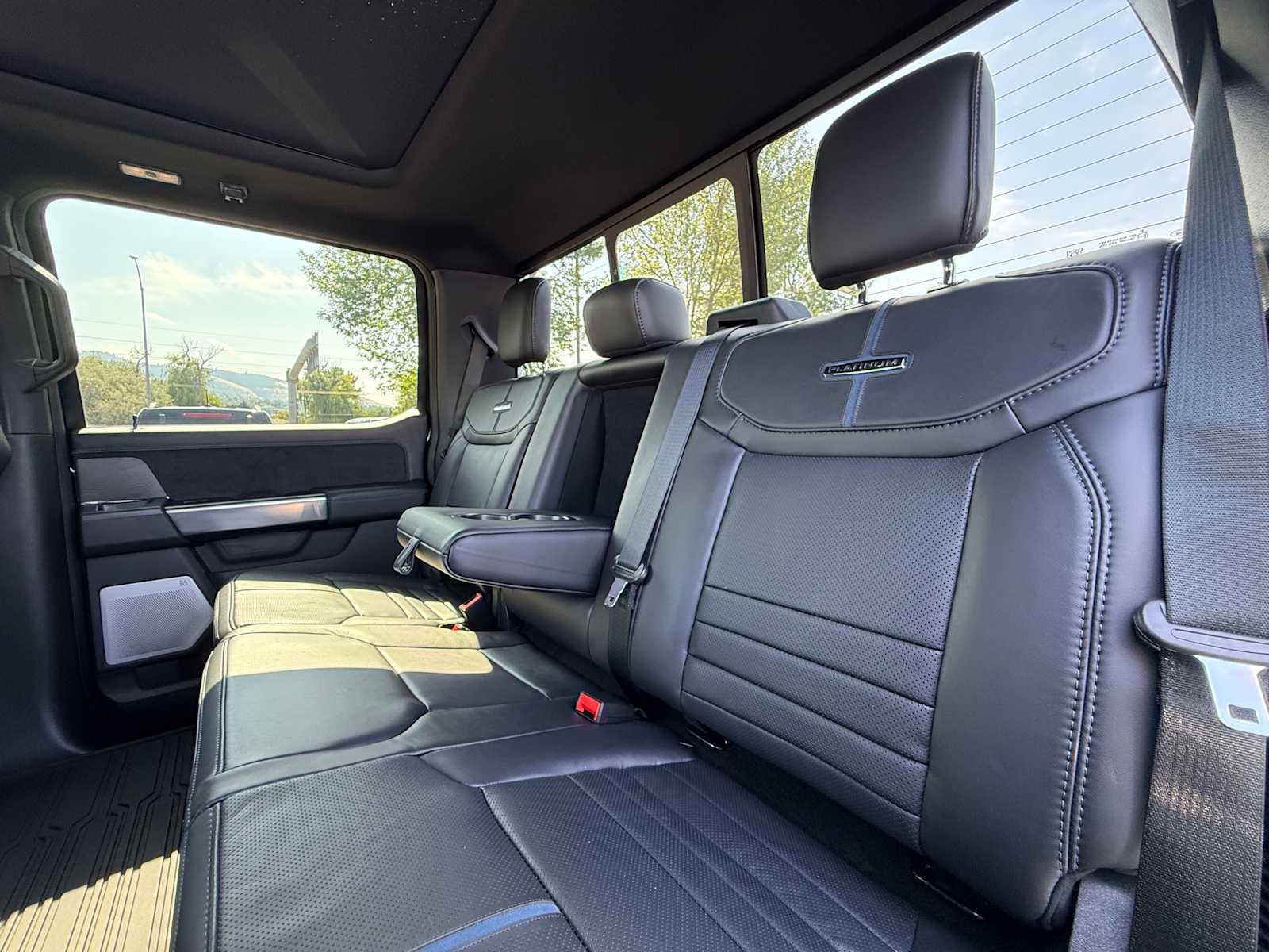 2025 Ford F-350 Super Duty Platinum - Photo 29